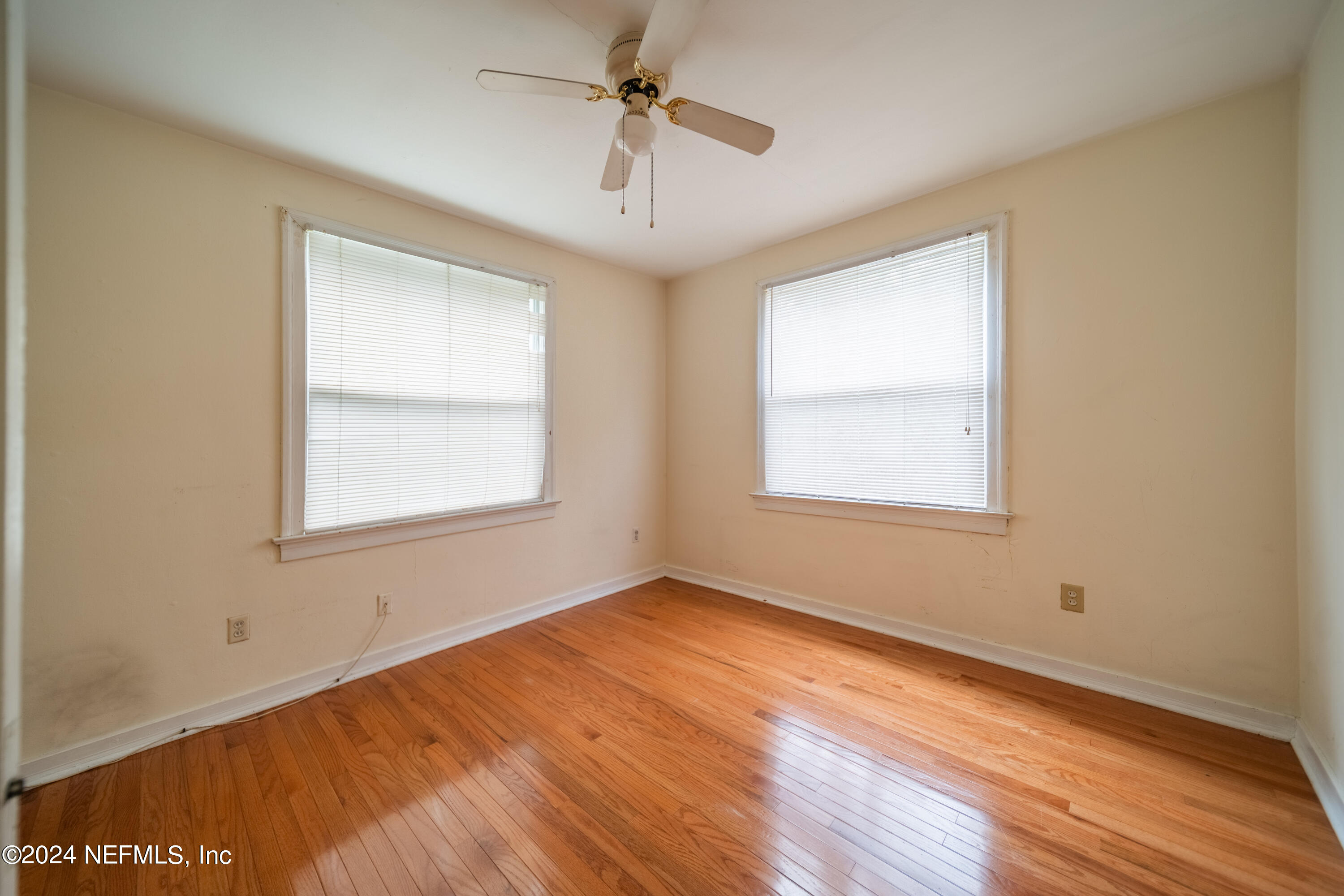 1212 MONTEREY Street