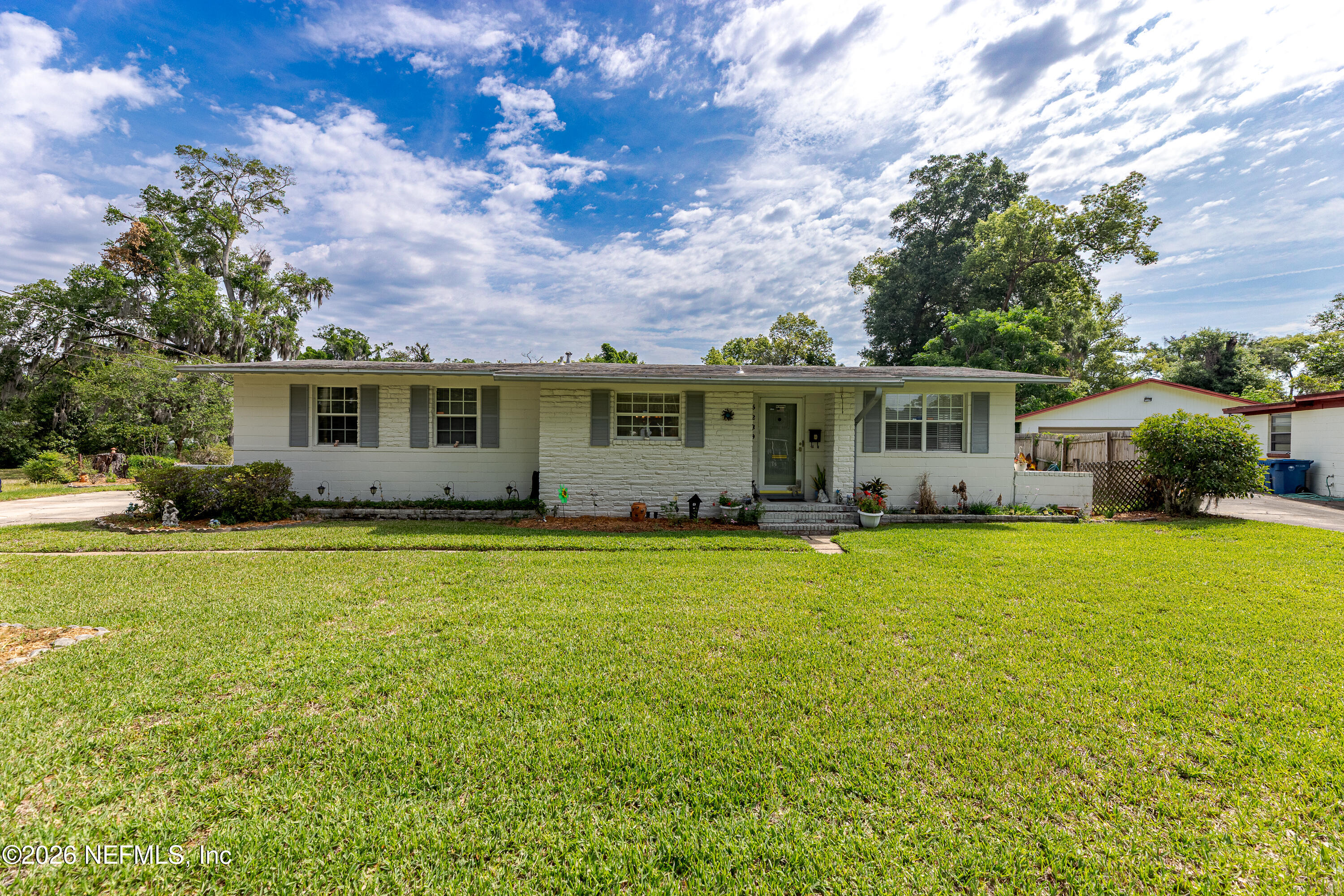 5289 MAGNOLIA Circle N