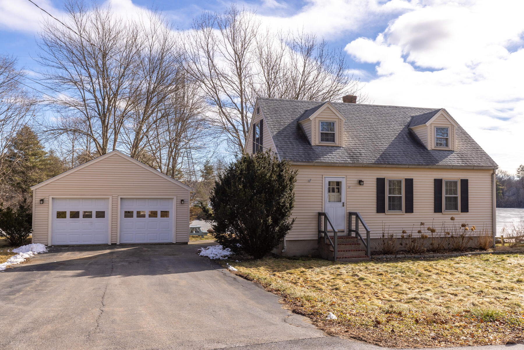 11 Spinney Creek Road