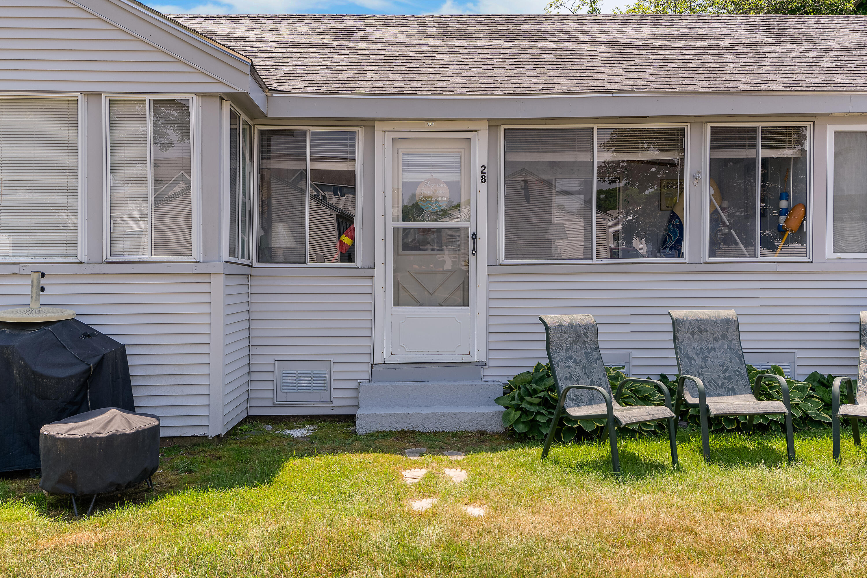 35 Long Beach Avenue, 28