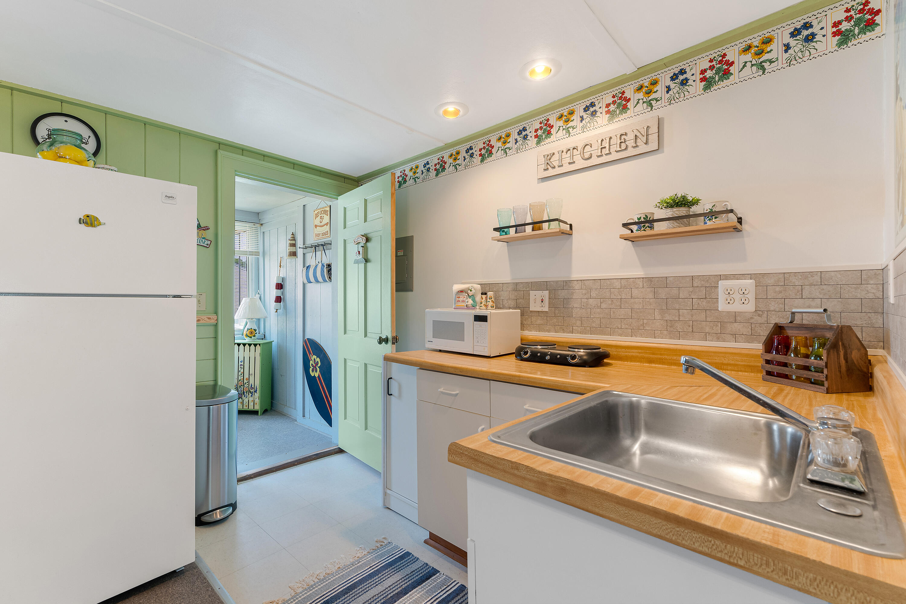 35 Long Beach Avenue, 28