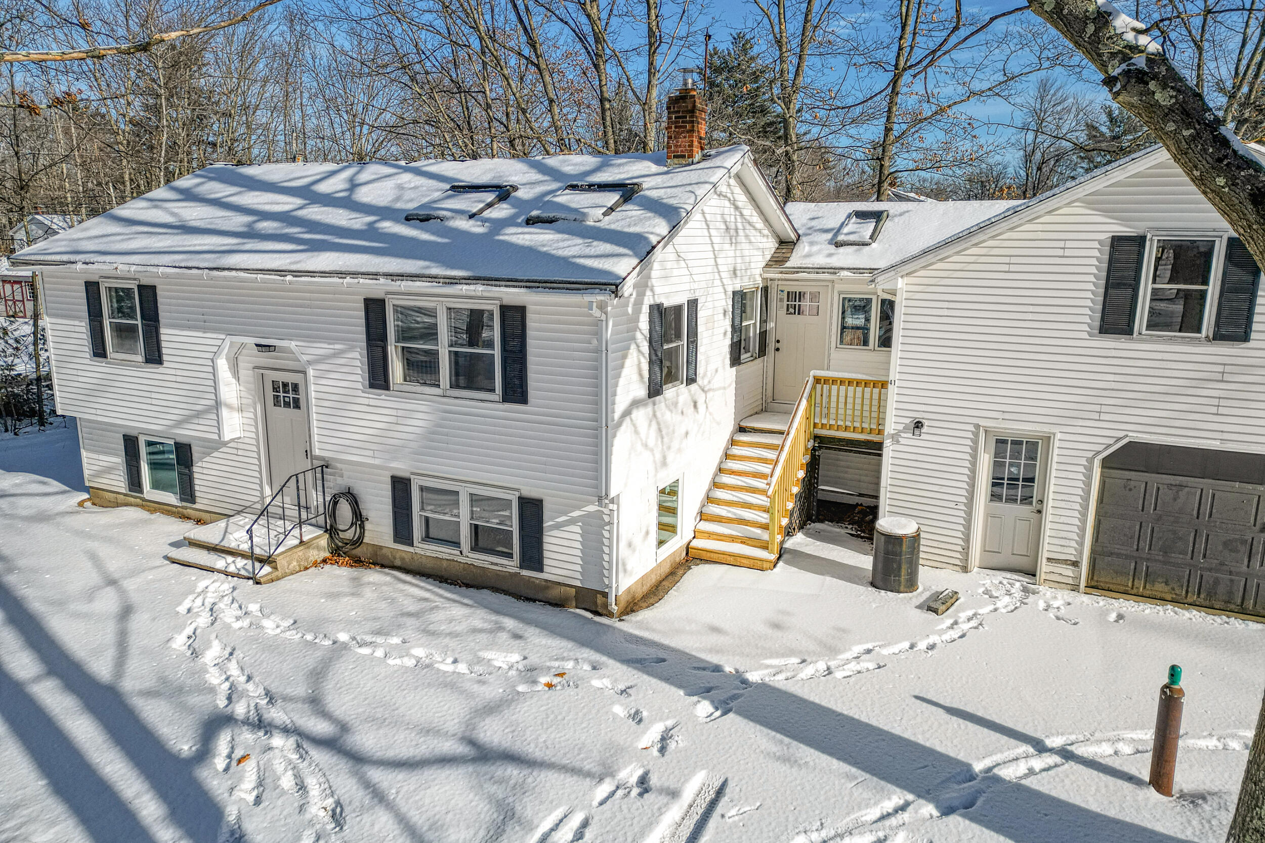 41 Theriault Street