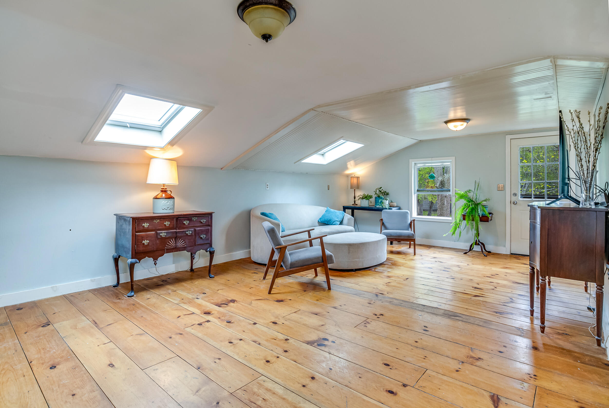 6 Buttonwood Road