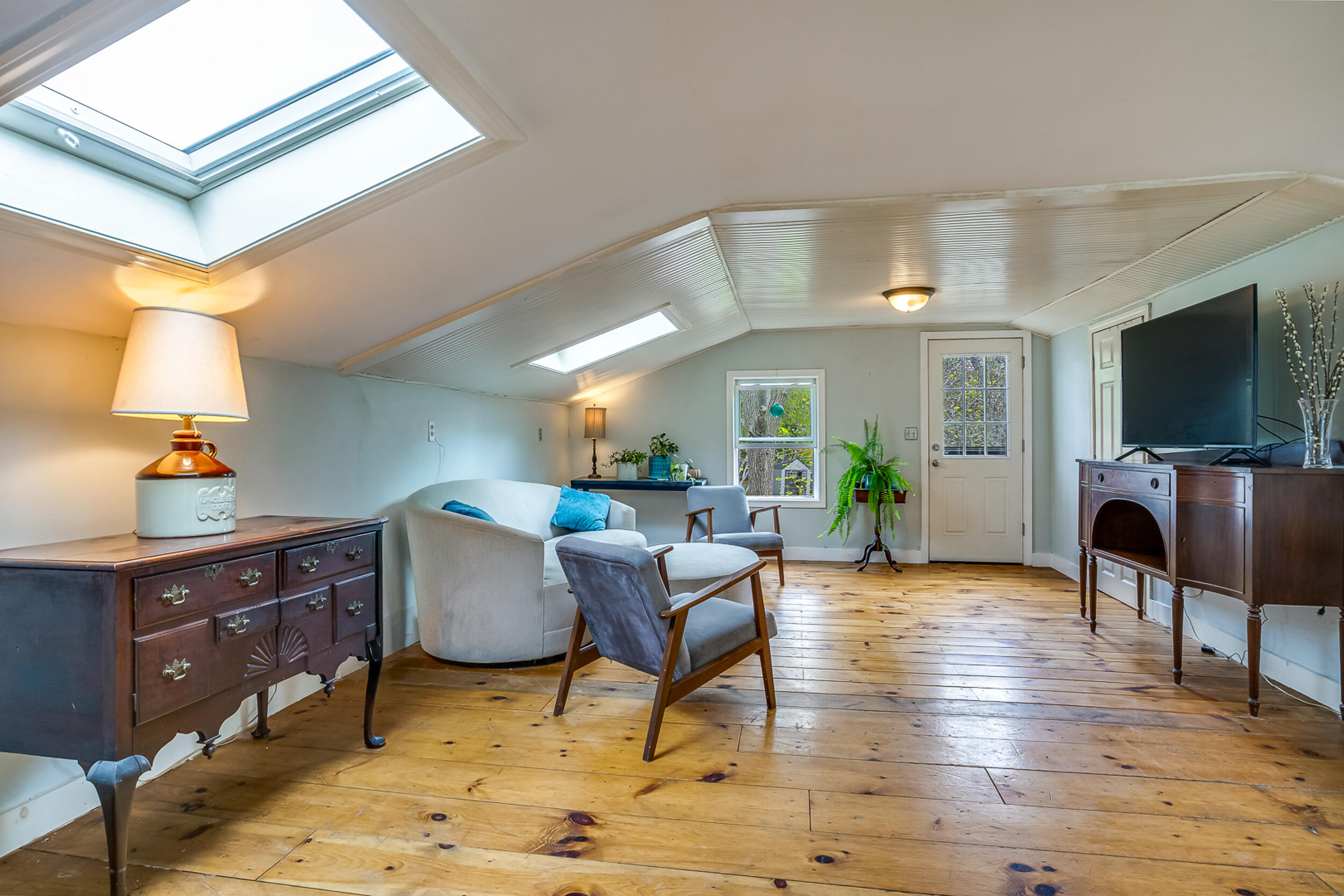 6 Buttonwood Road