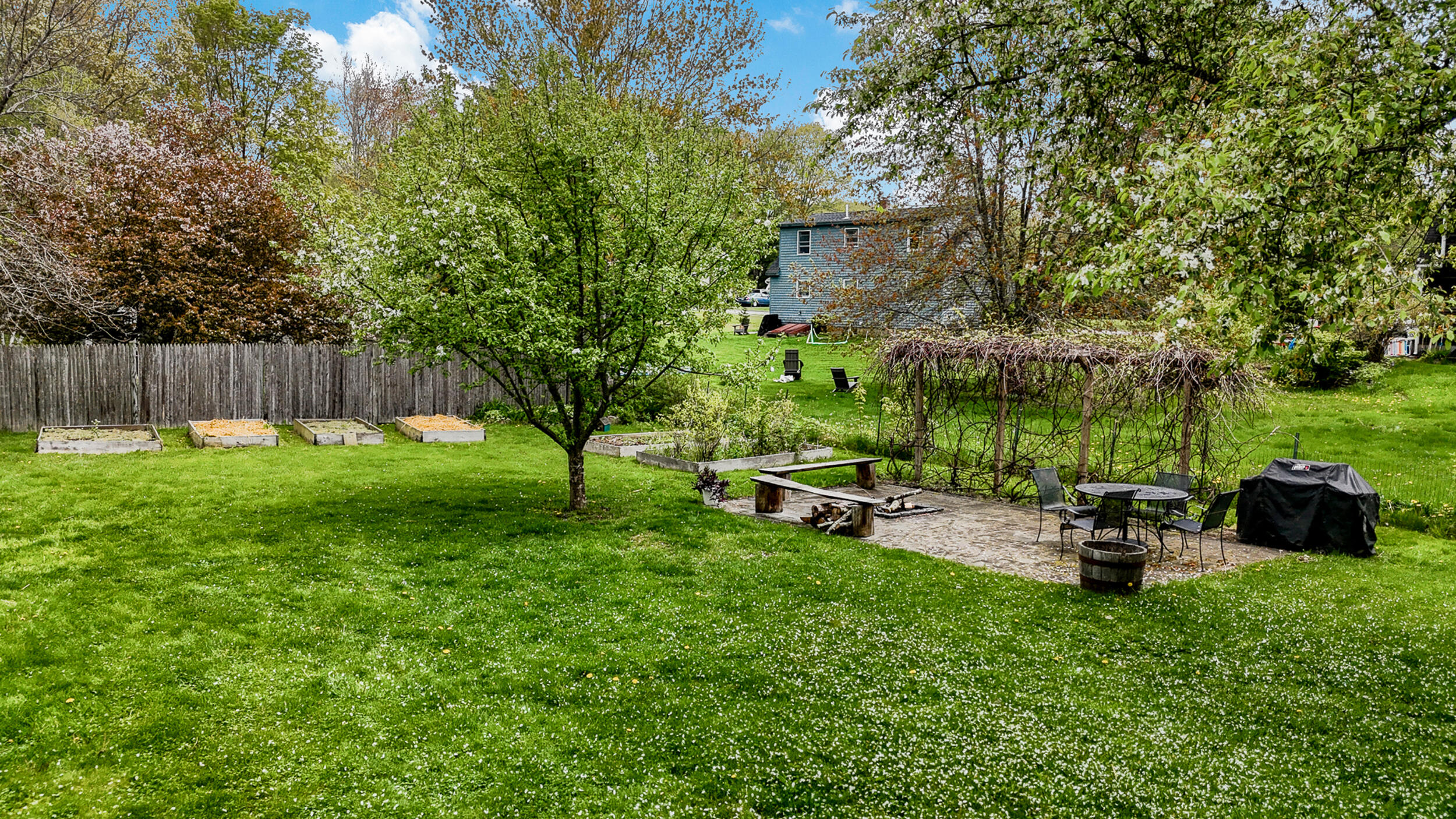 6 Buttonwood Road