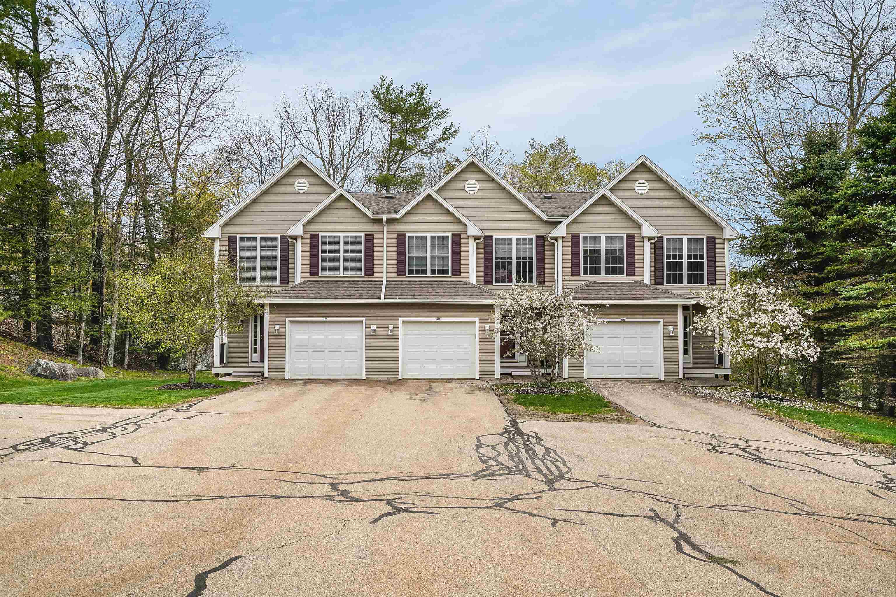 60 Magnolia Lane