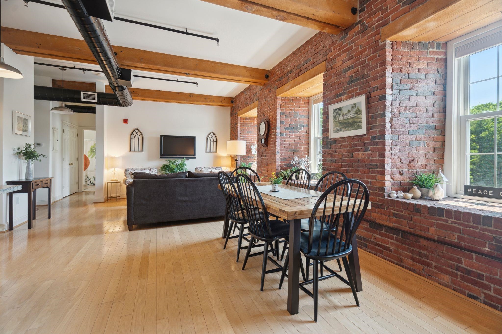 6 Bay Road Unit: 10