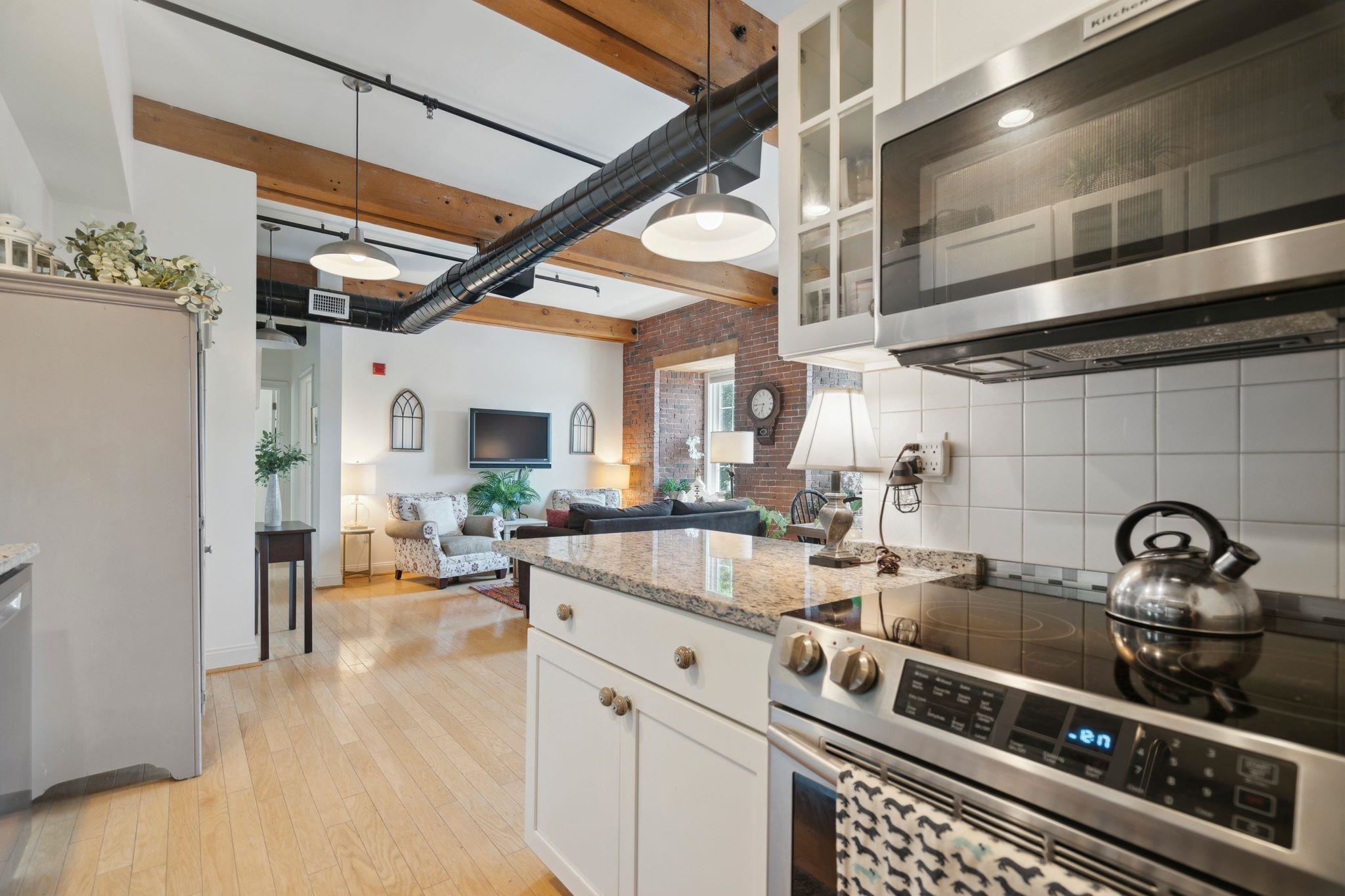 6 Bay Road Unit: 10