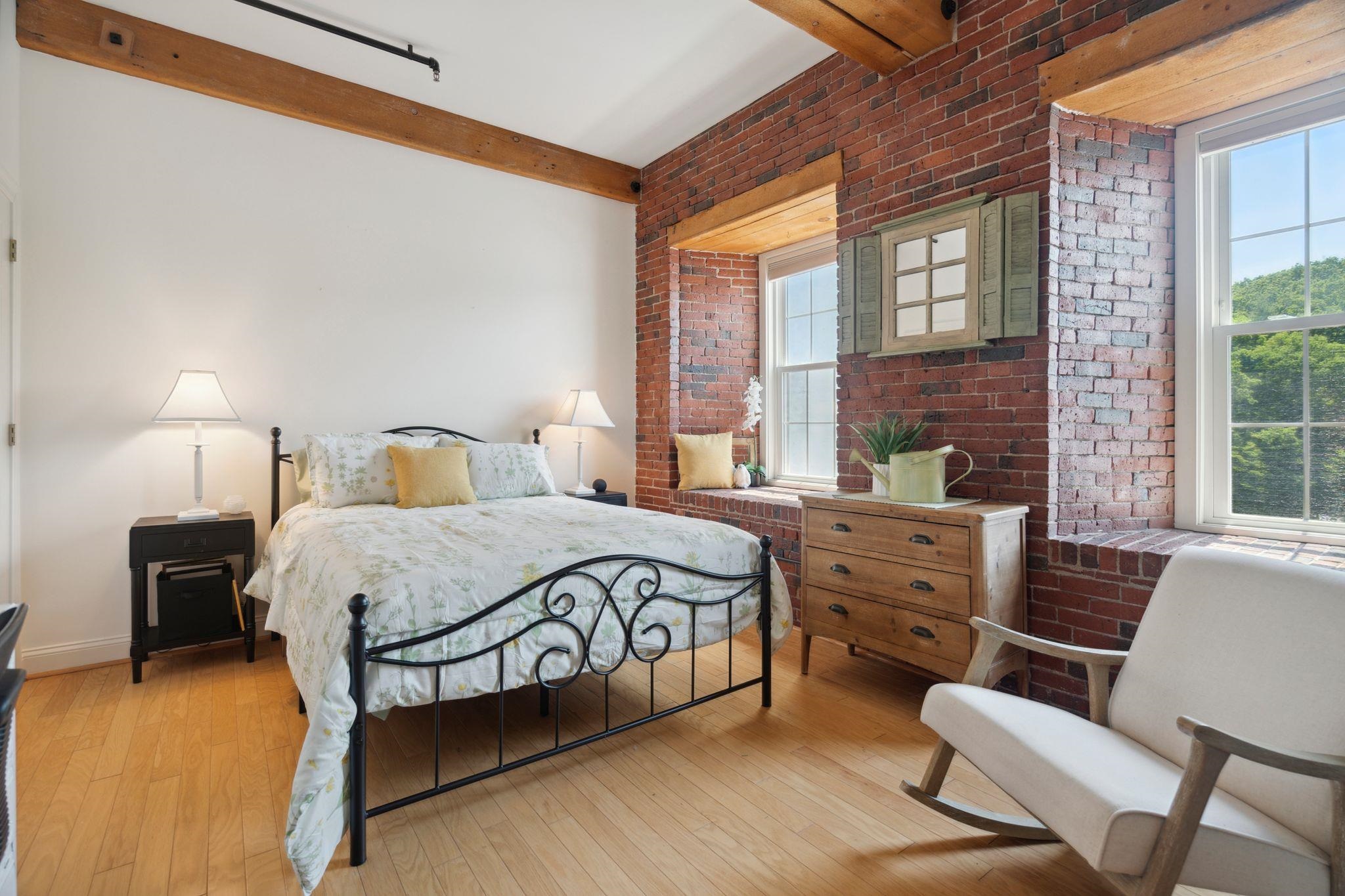 6 Bay Road Unit: 10
