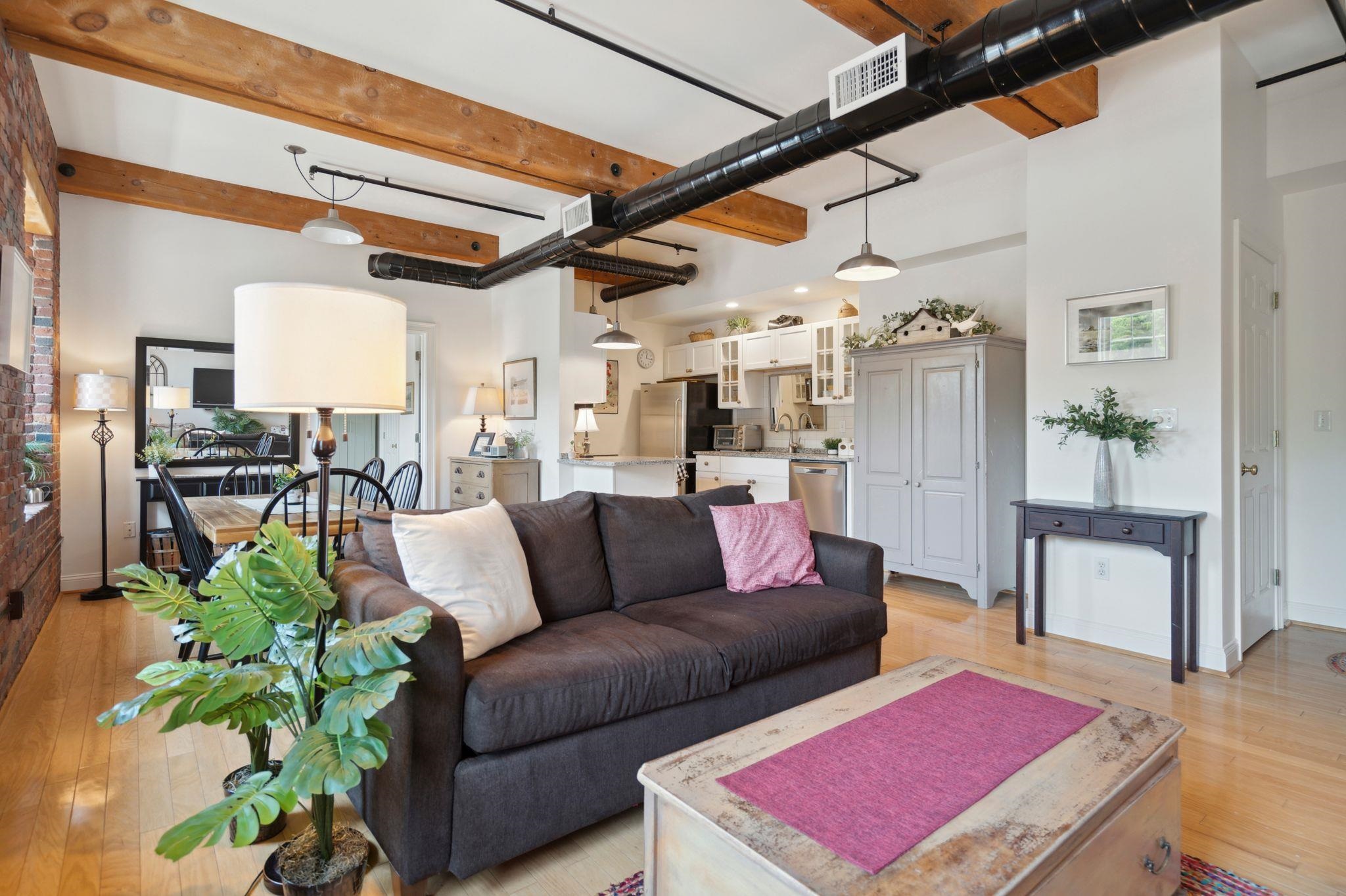 6 Bay Road Unit: 10