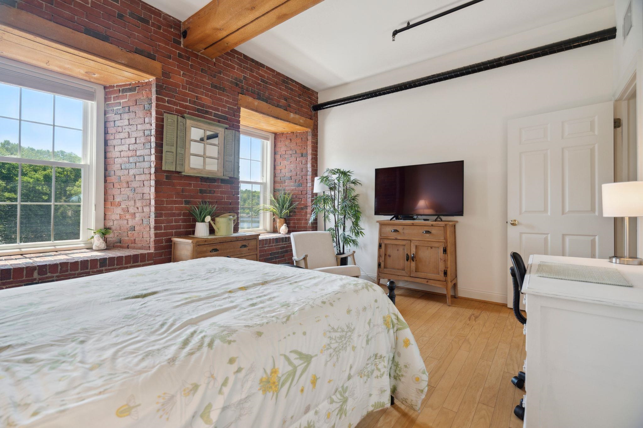 6 Bay Road Unit: 10