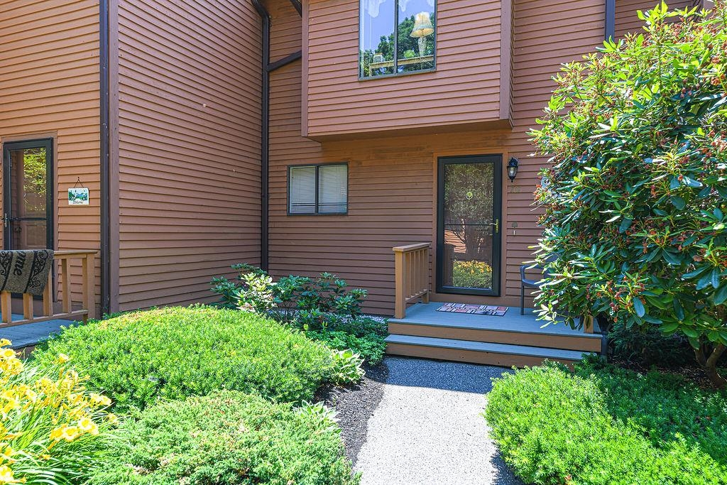 101 Dunvegan Woods Drive