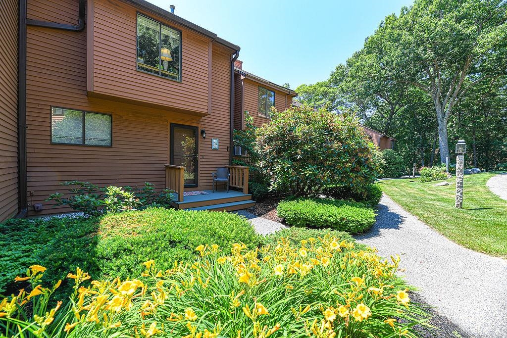 101 Dunvegan Woods Drive