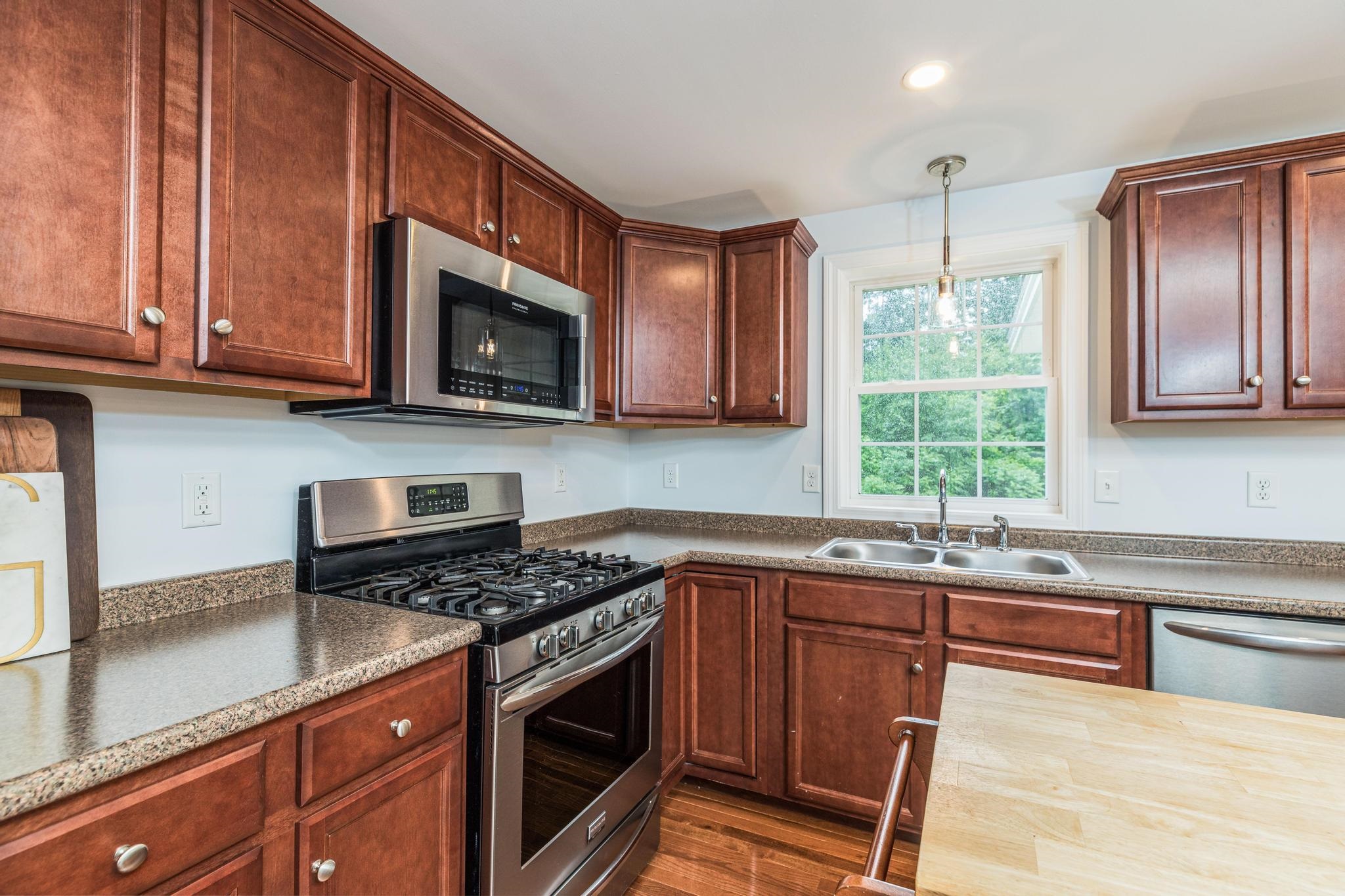 138 Exeter Road Unit: 21