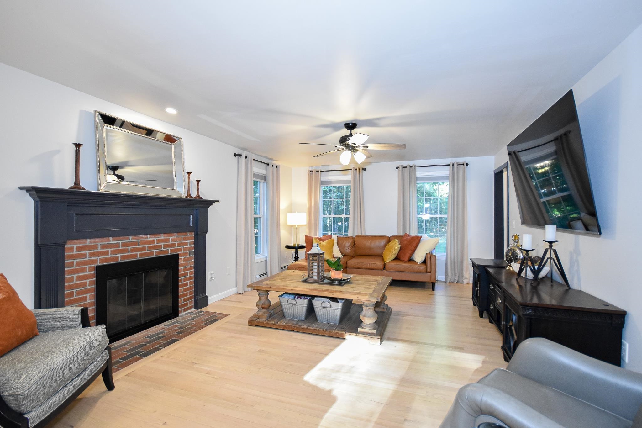 4 Captain Parker Drive
