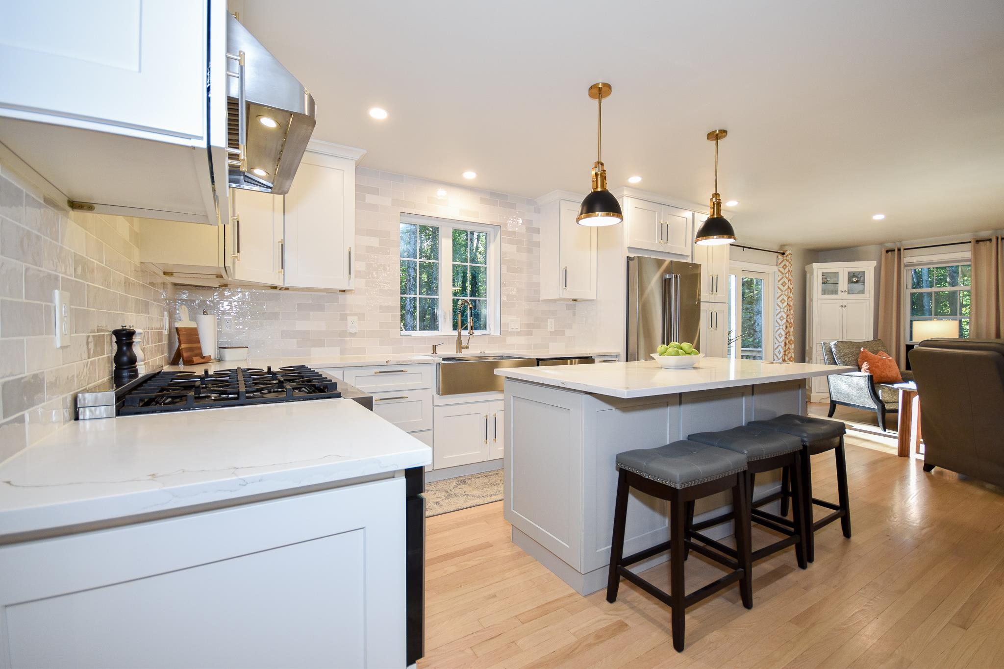 4 Captain Parker Drive