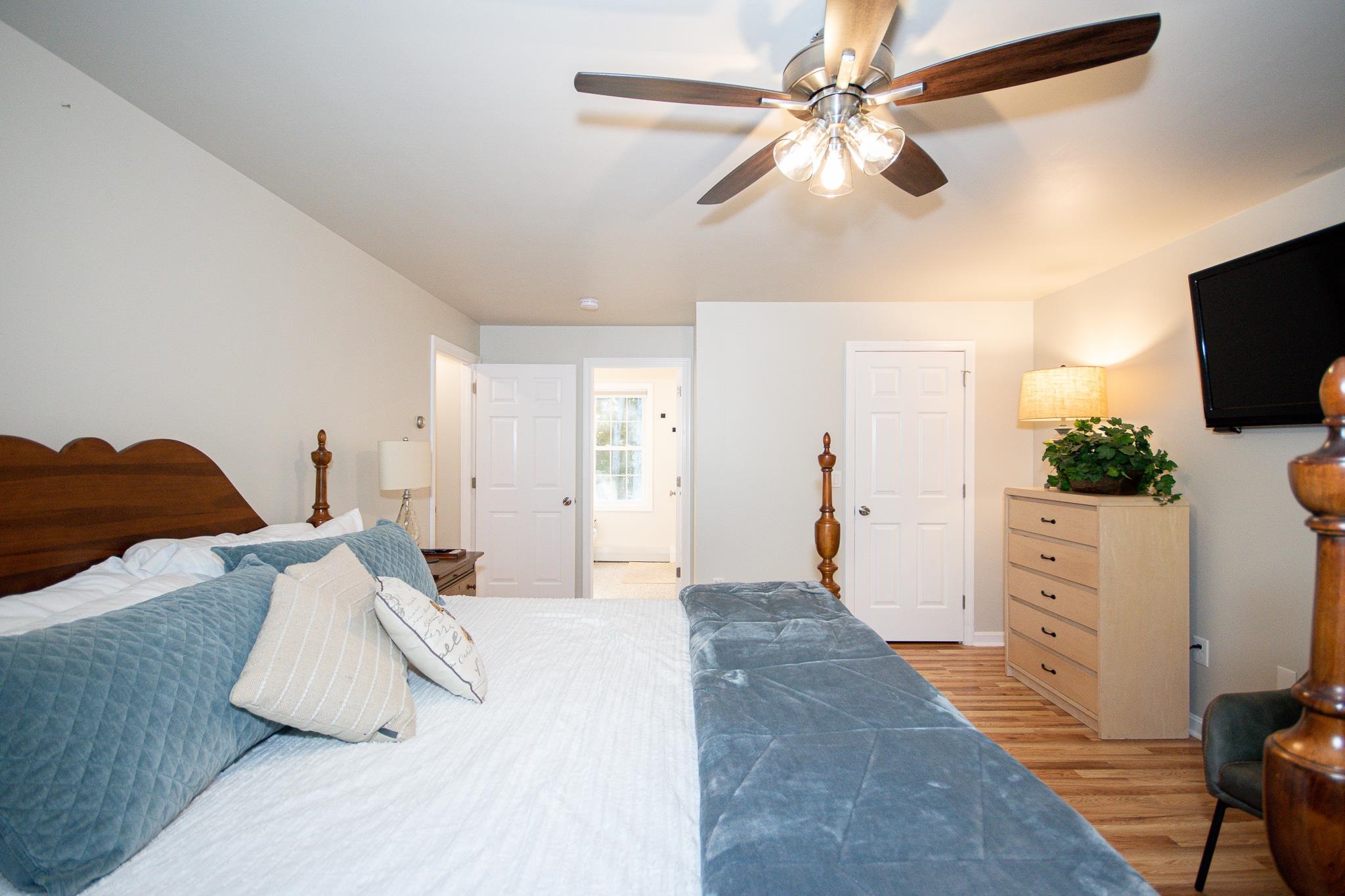 4 Captain Parker Drive