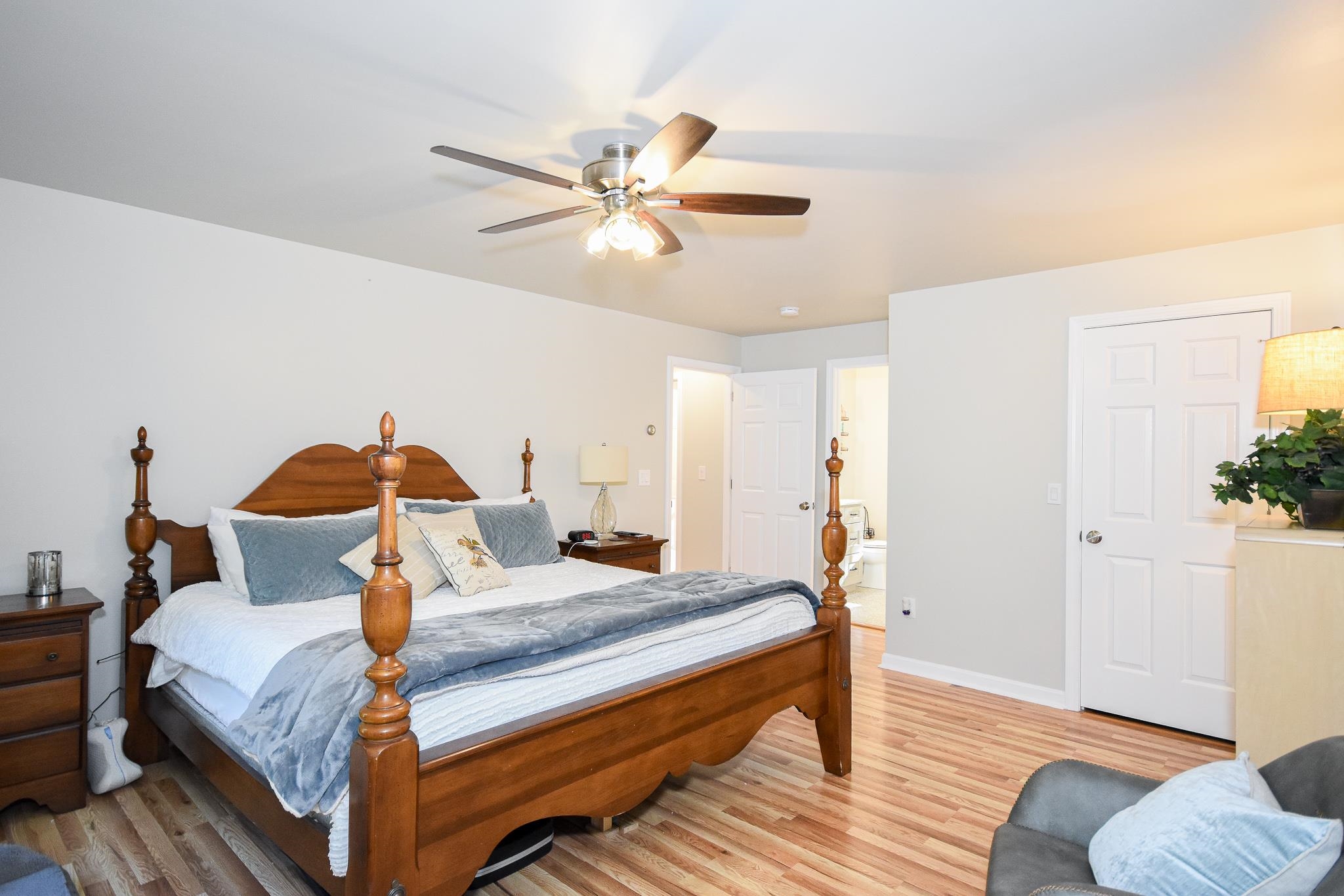 4 Captain Parker Drive
