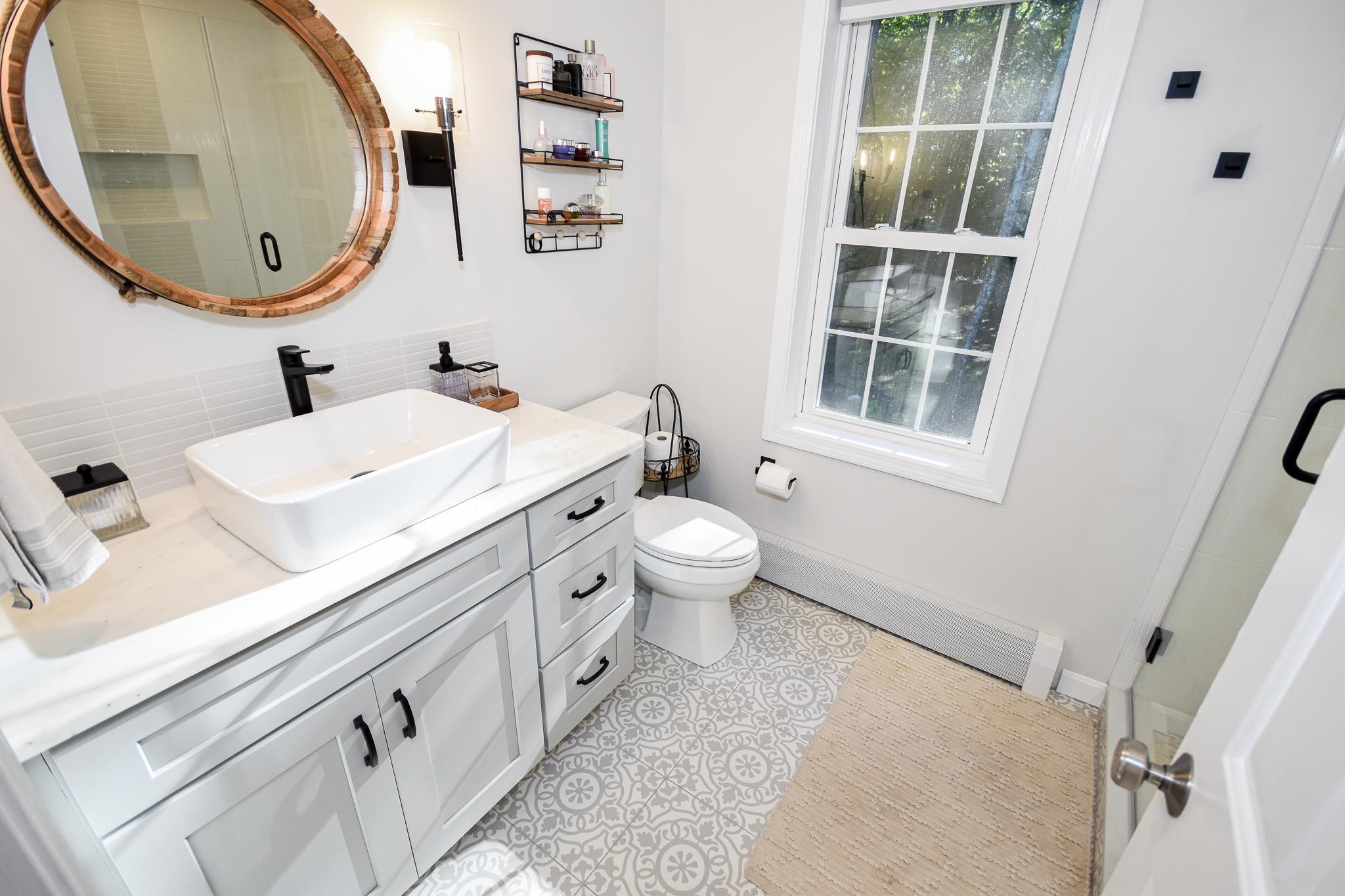 4 Captain Parker Drive