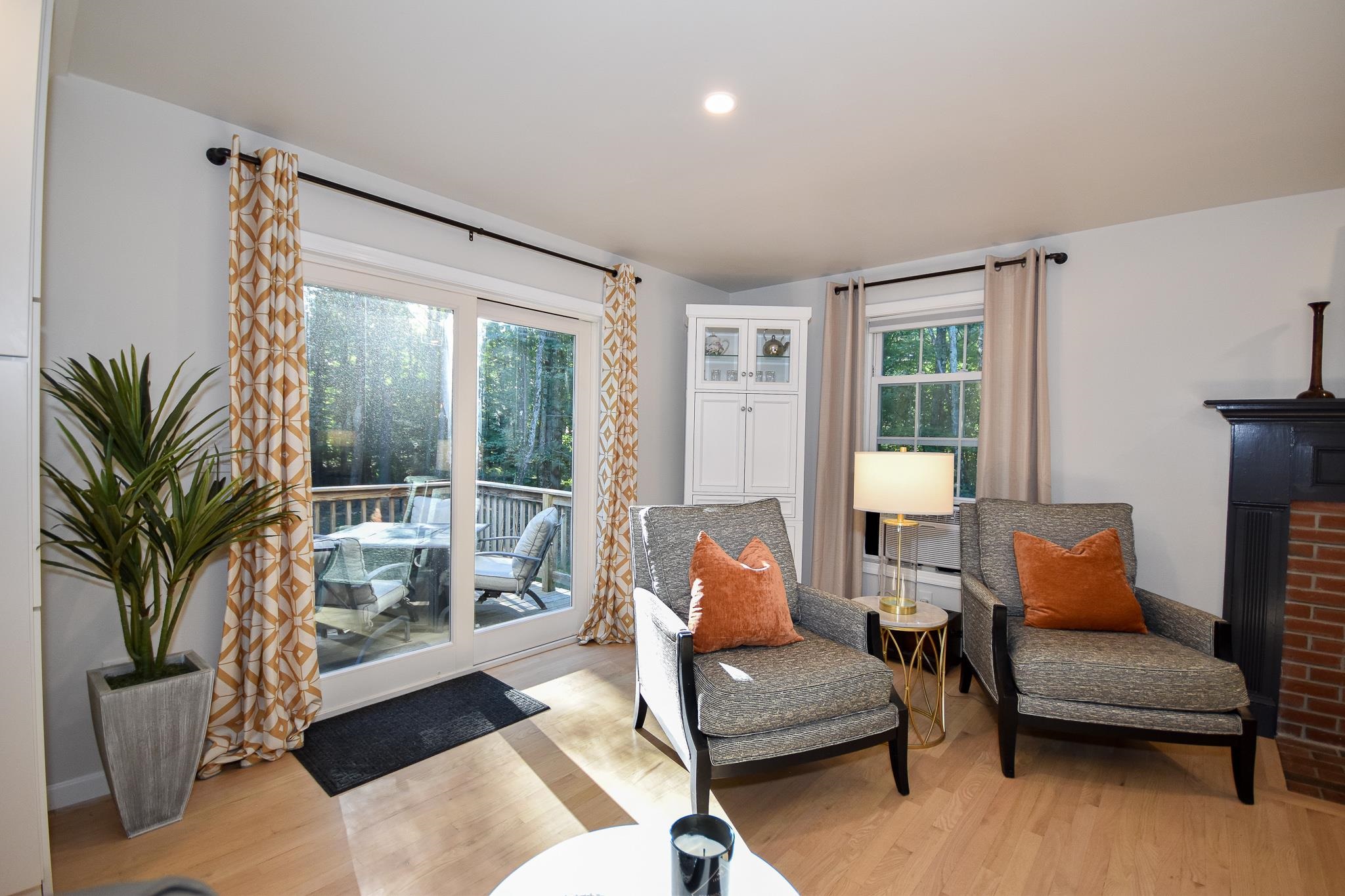4 Captain Parker Drive