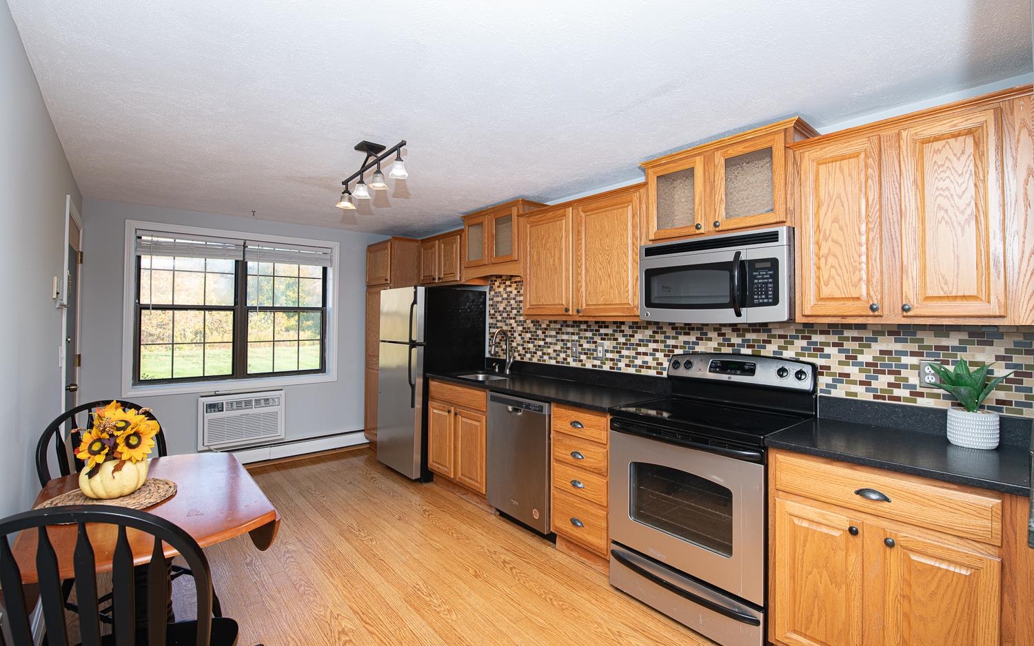 48 Westville Road Unit: 5-4