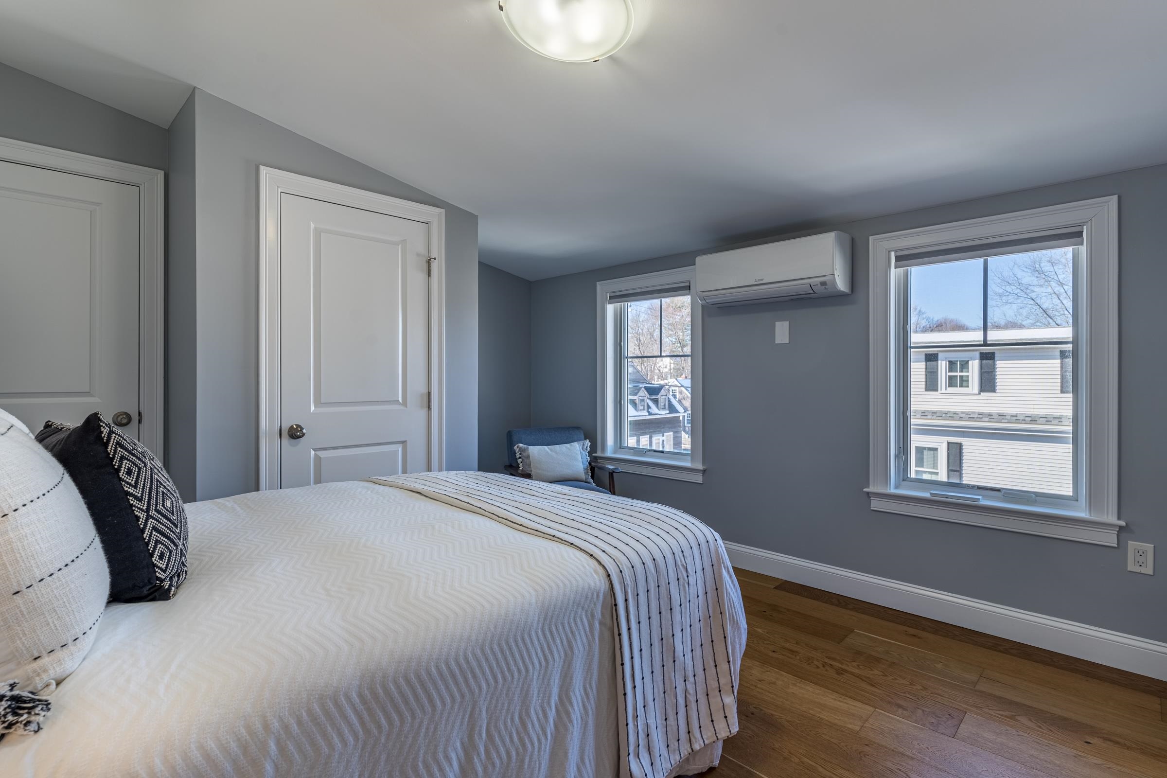217 Bartlett Street Unit: 3