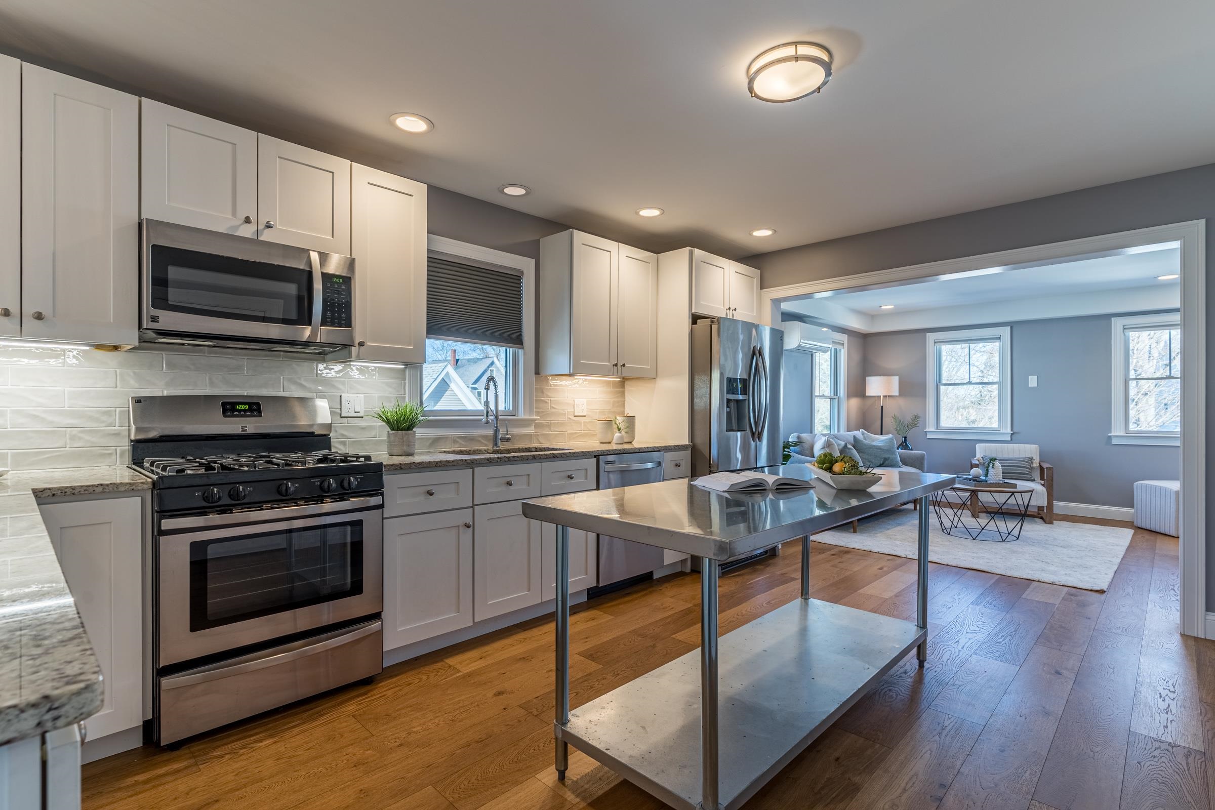 217 Bartlett Street Unit: 3