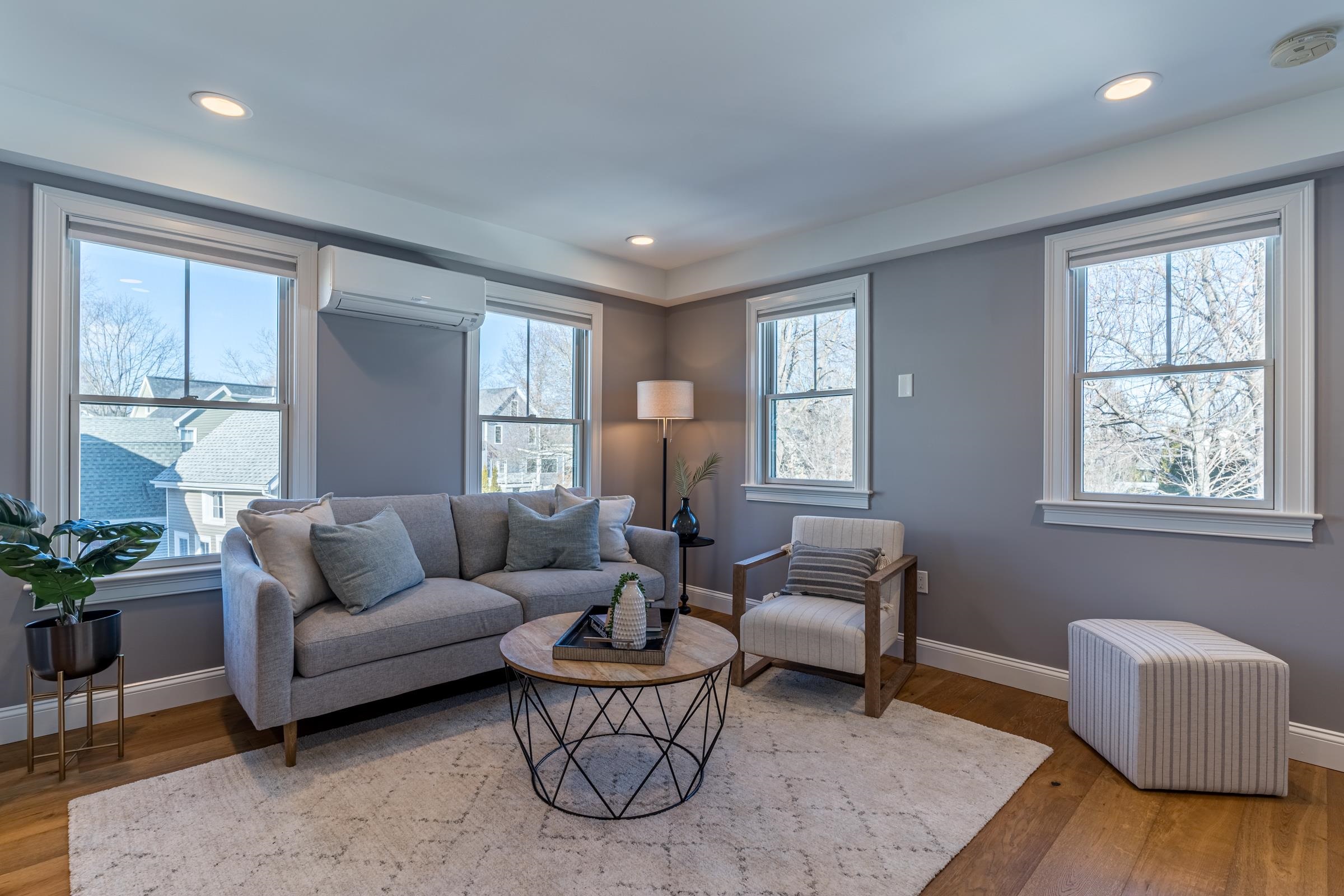 217 Bartlett Street Unit: 3