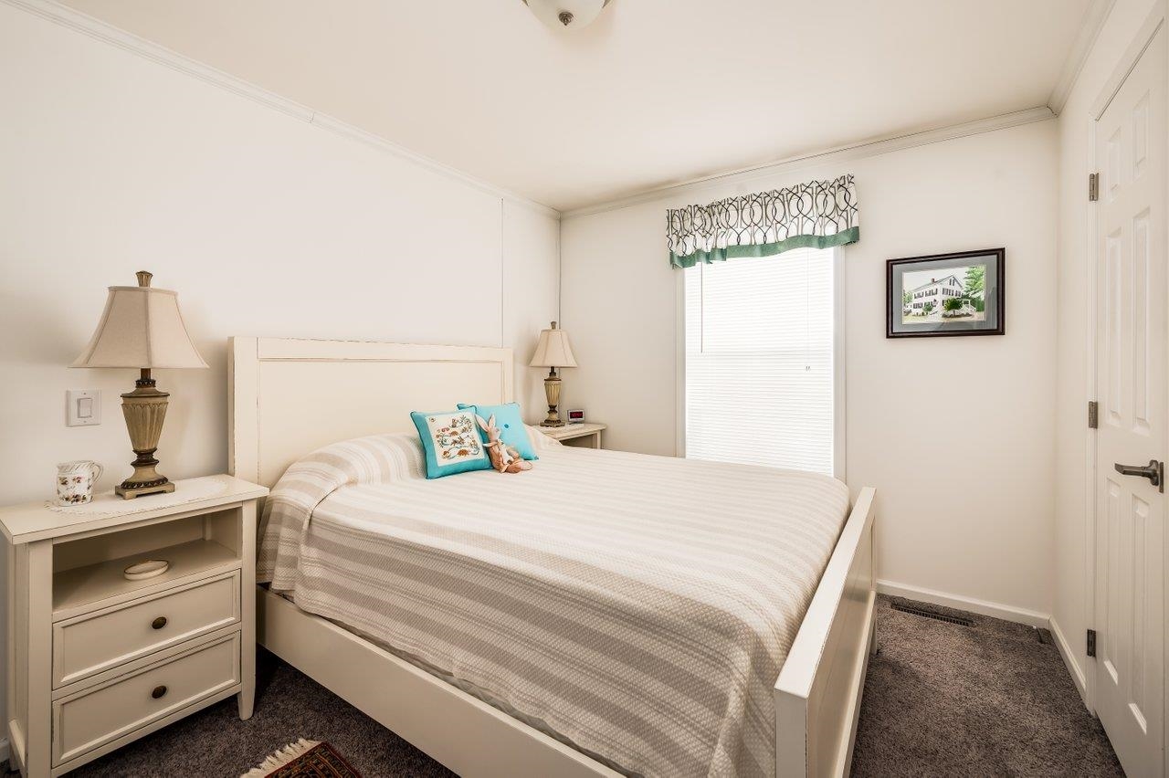 17 Ashleigh Way
