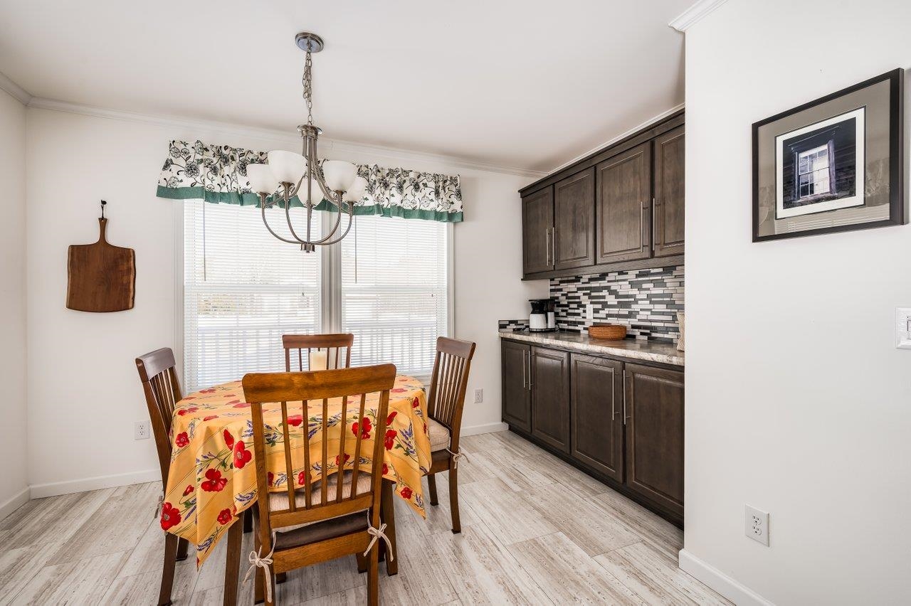 17 Ashleigh Way