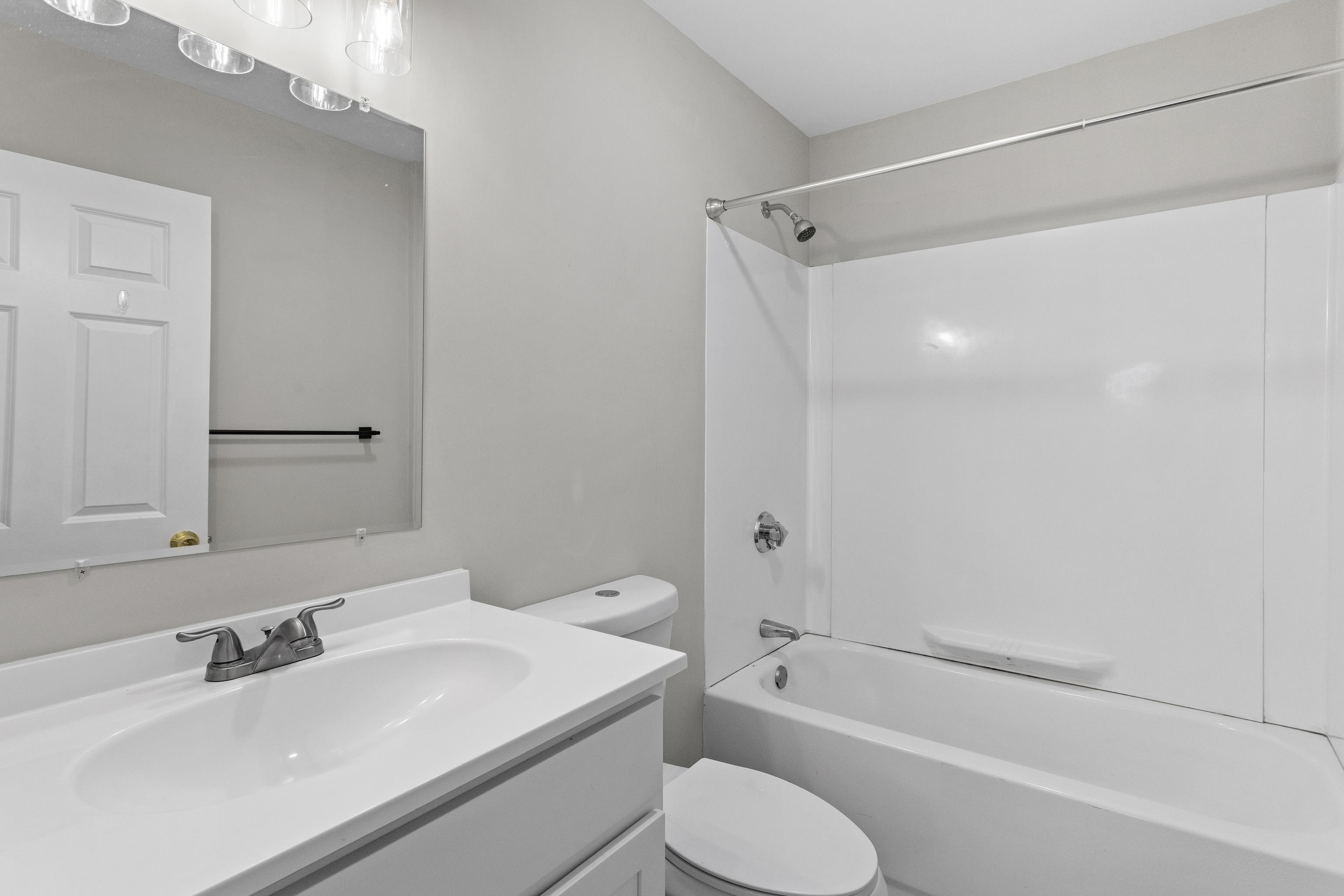98 Henry Law Avenue Unit: 21
