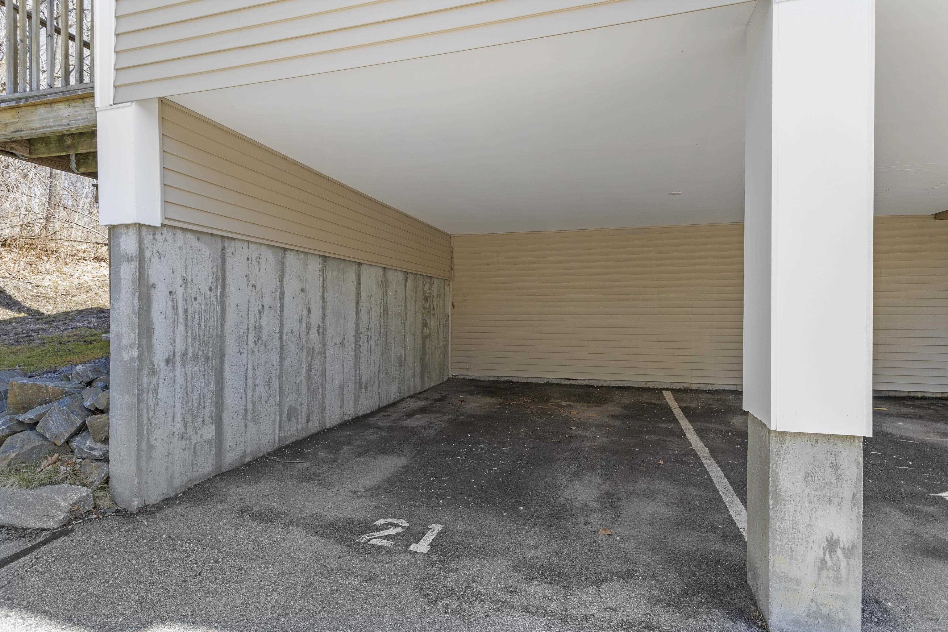 98 Henry Law Avenue Unit: 21