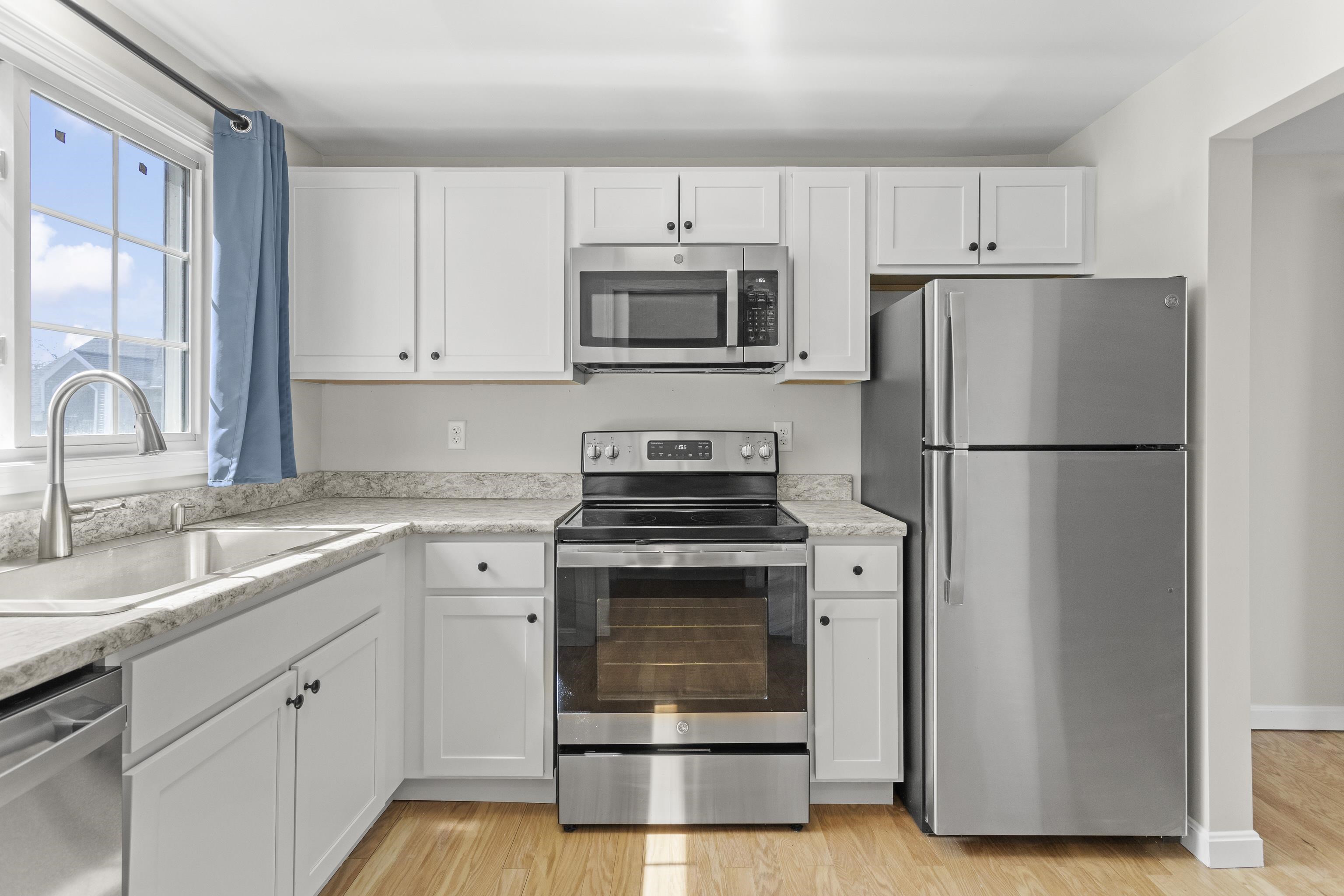 98 Henry Law Avenue Unit: 21