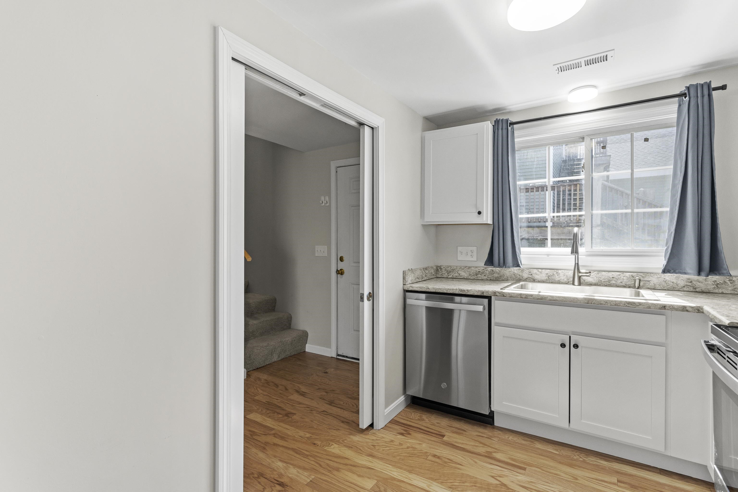 98 Henry Law Avenue Unit: 21