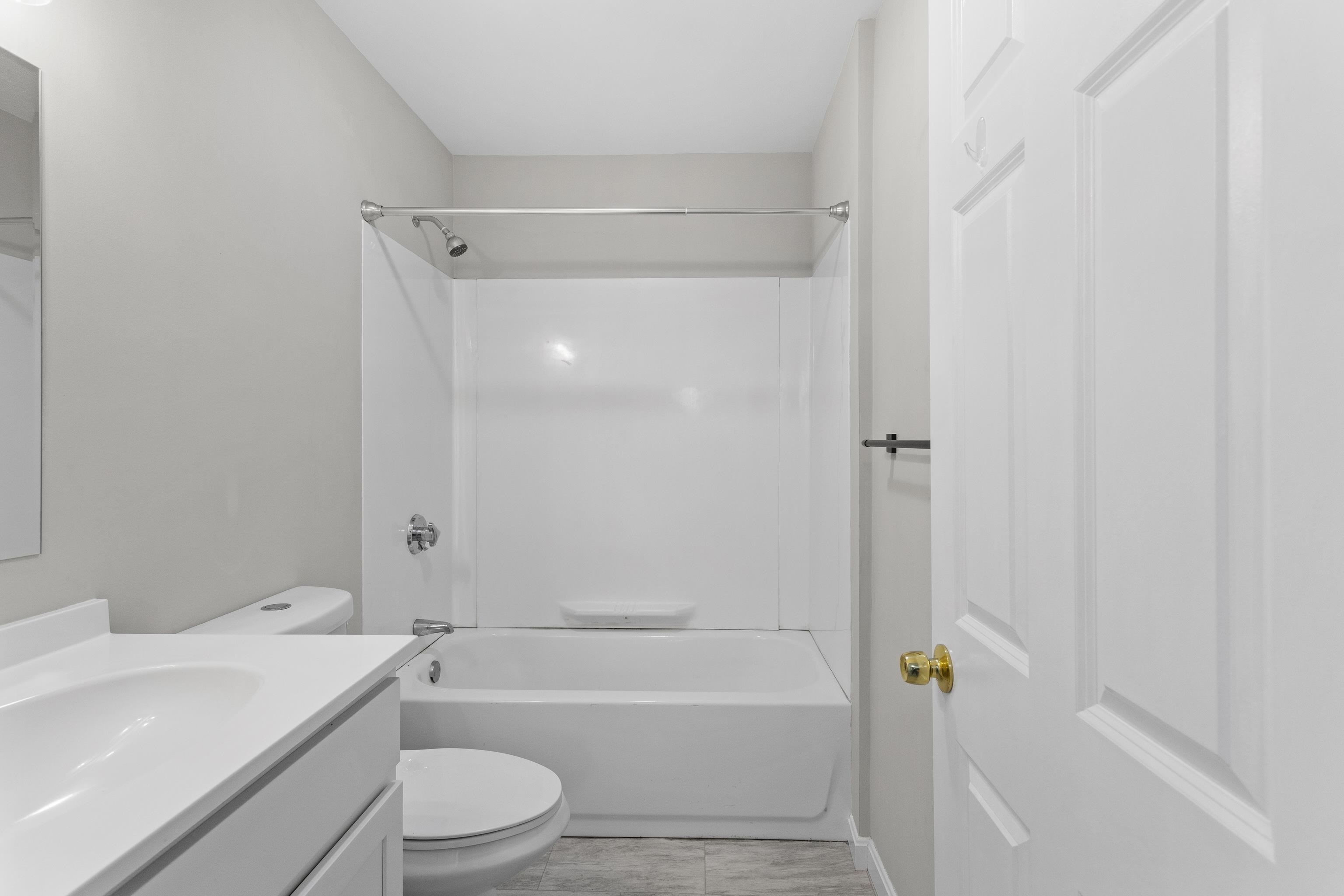 98 Henry Law Avenue Unit: 21