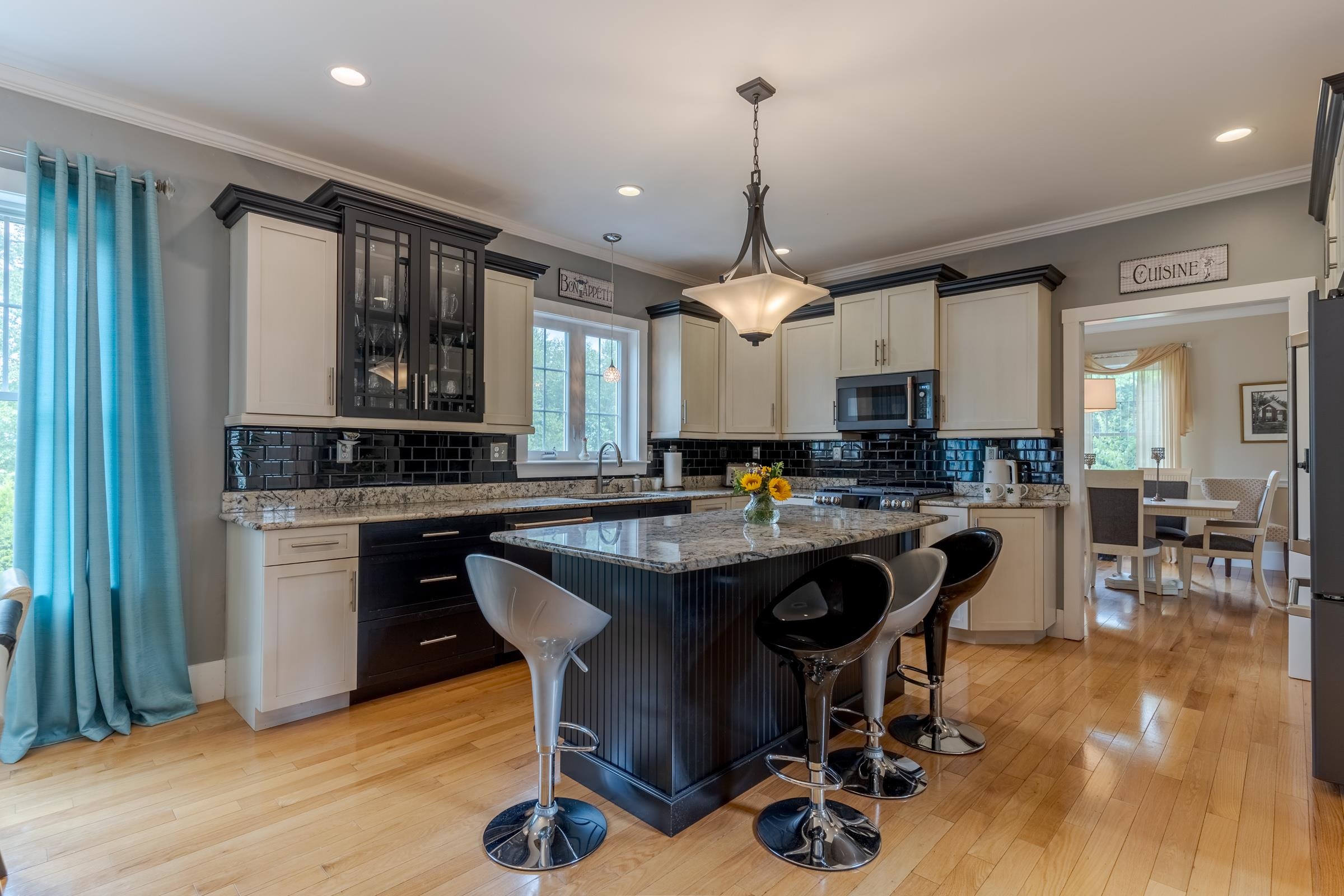 1 Point of Rocks Terrace