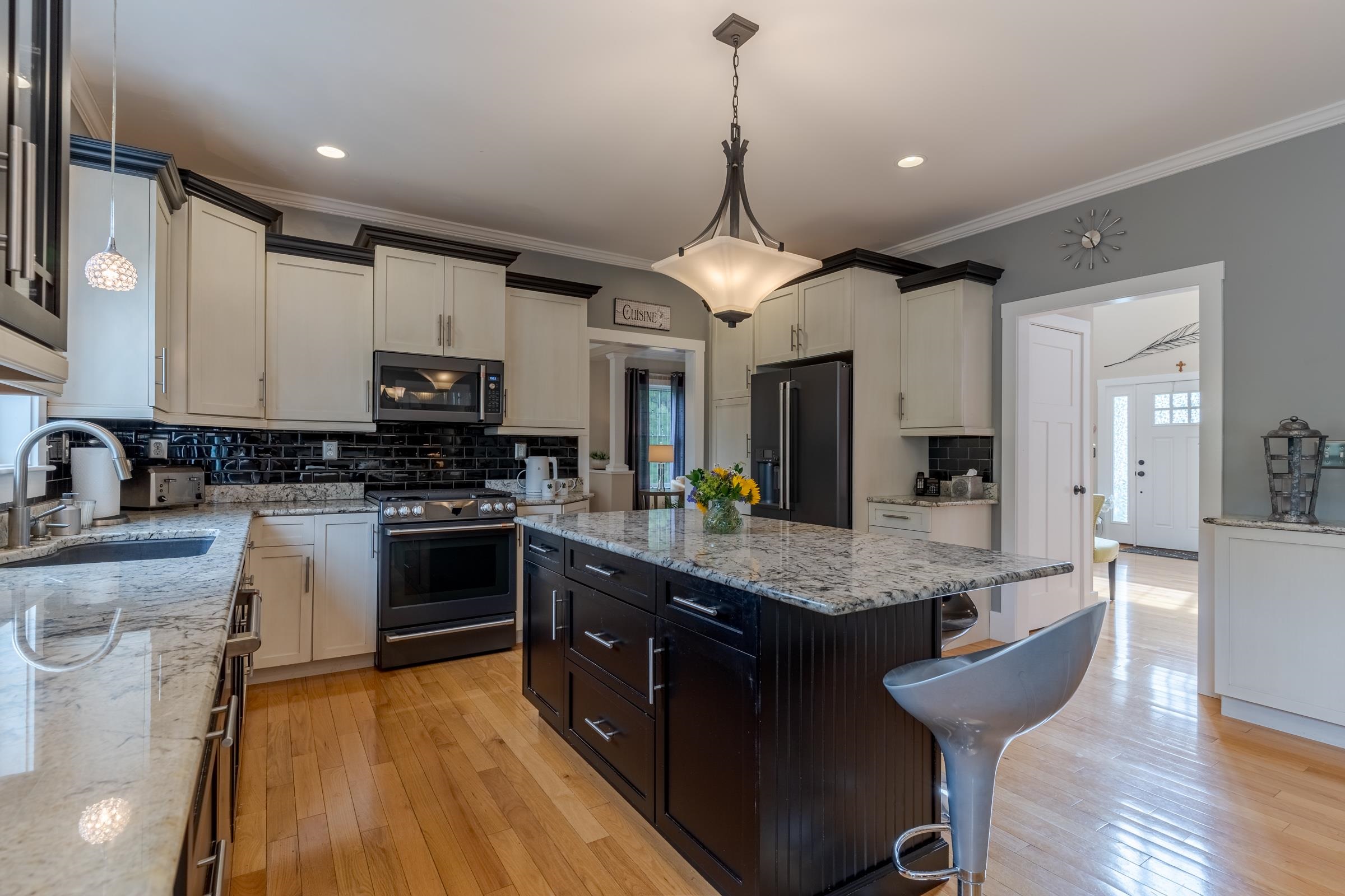 1 Point of Rocks Terrace