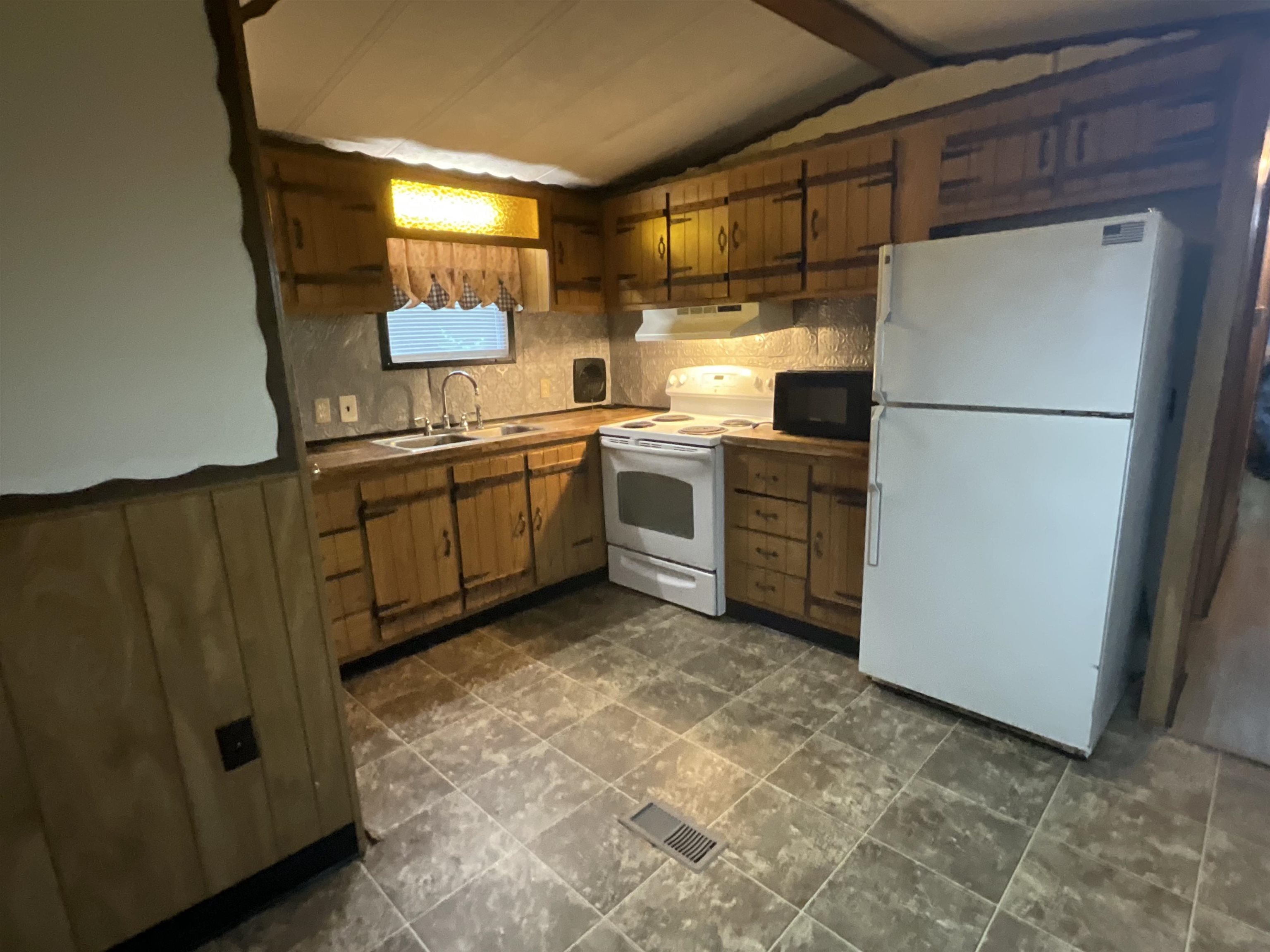 60 White Birch Lane