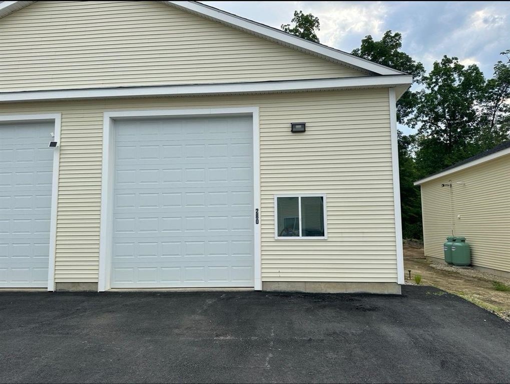 280 Isinglass Circle