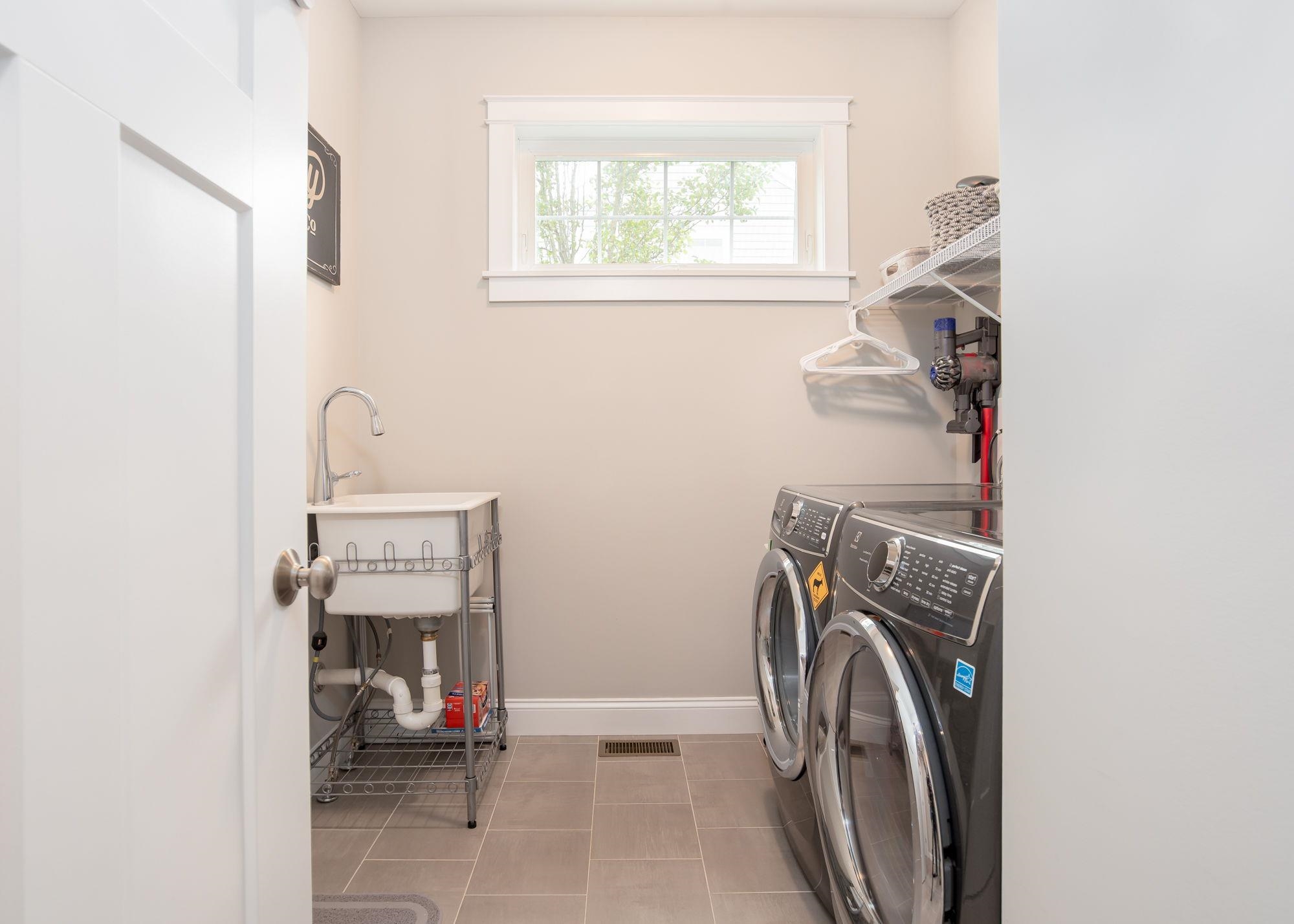 996 Maplewood Avenue Unit: A