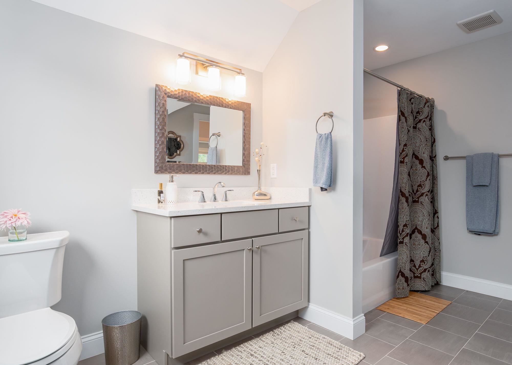 996 Maplewood Avenue Unit: A