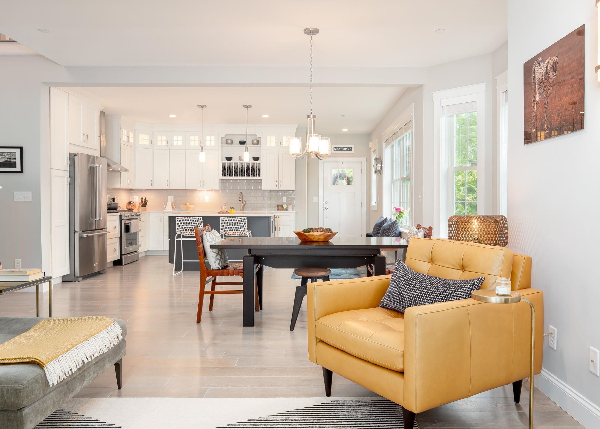 996 Maplewood Avenue Unit: A