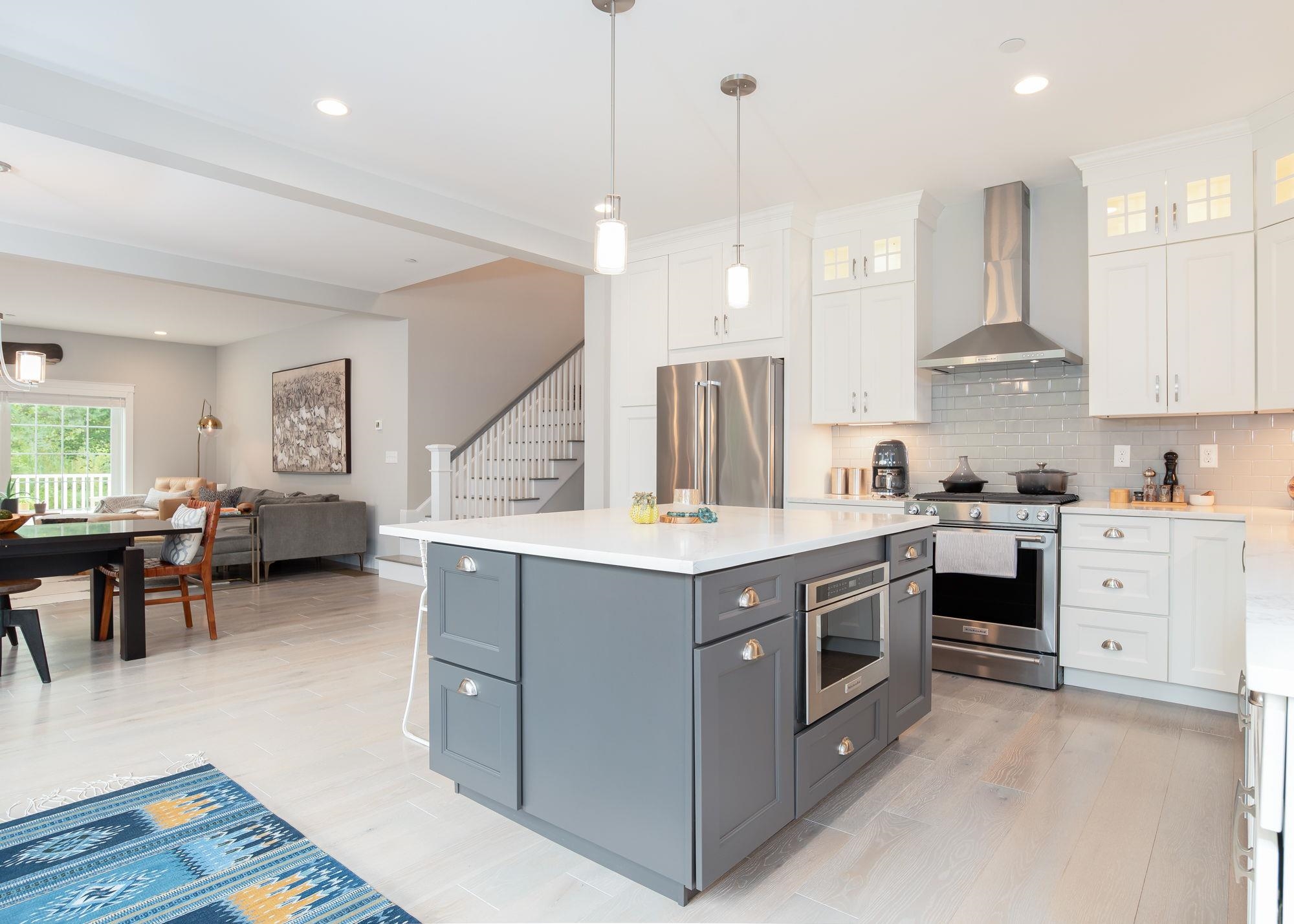 996 Maplewood Avenue Unit: A