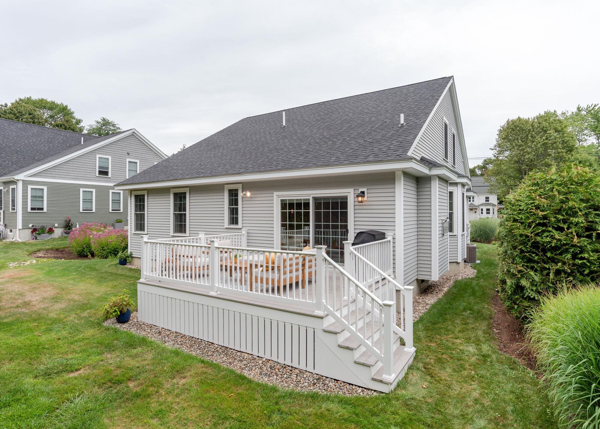 996 Maplewood Avenue Unit: A