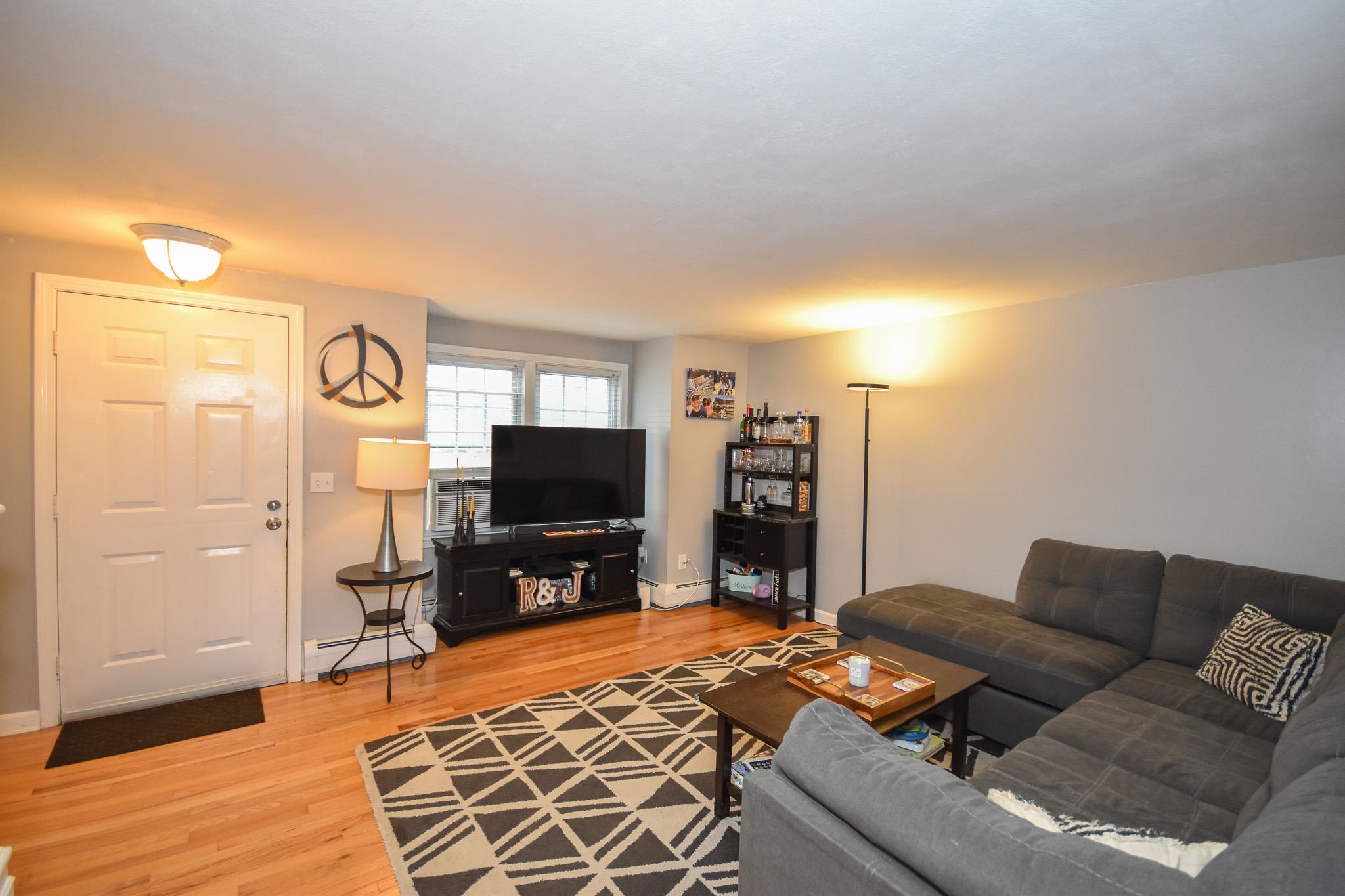 135 Forrest Street Unit: 4