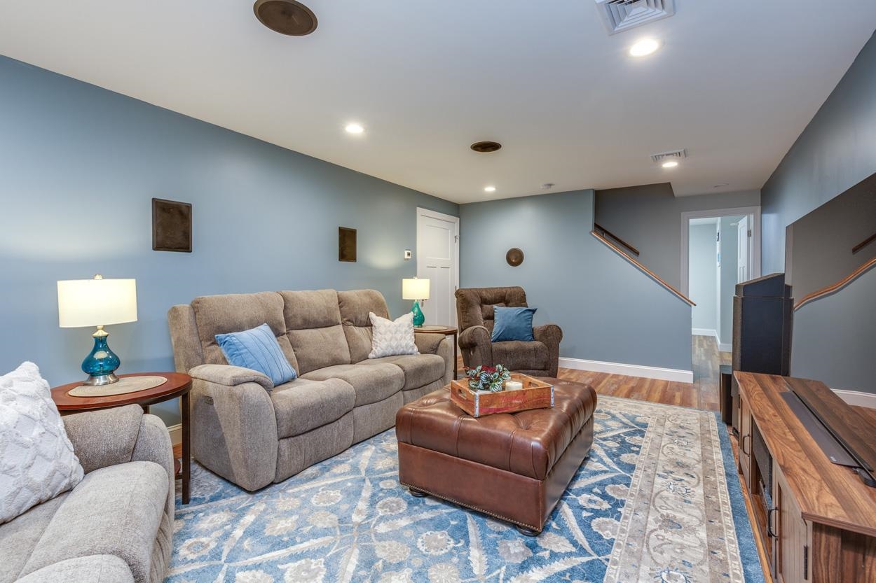 104 Olde Bridge Lane