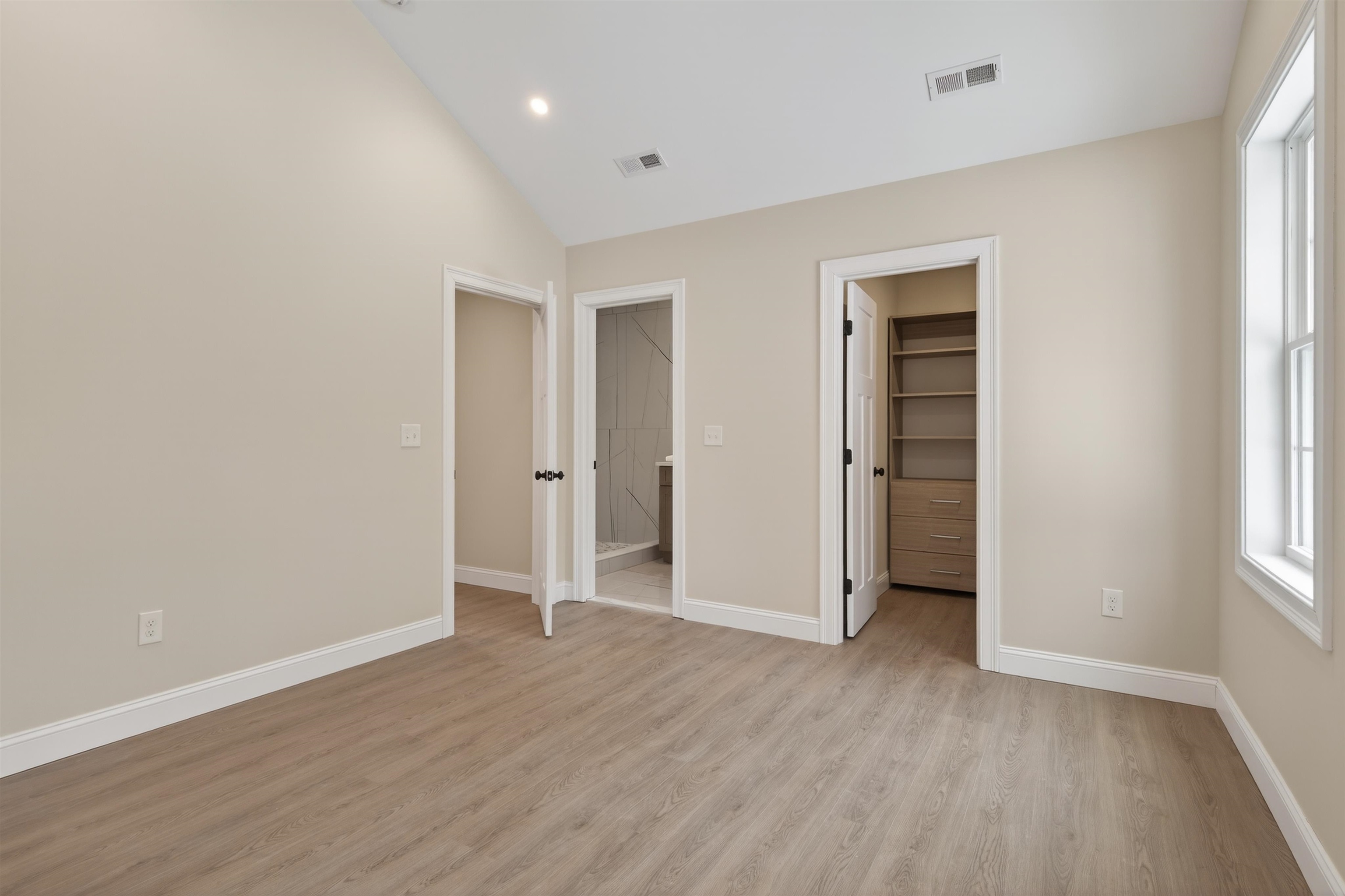 33 McCrillis Road