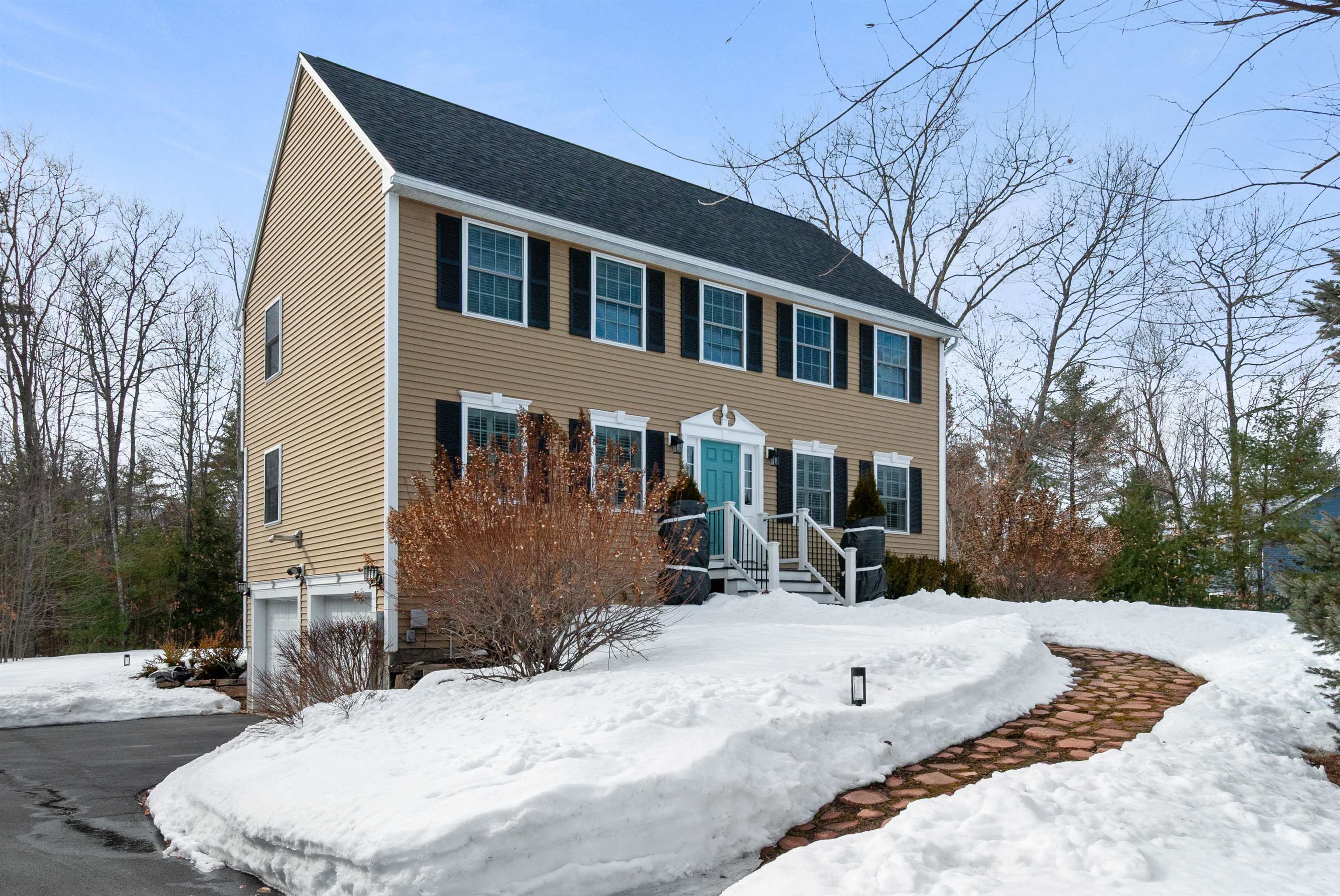 7 Collins Circle