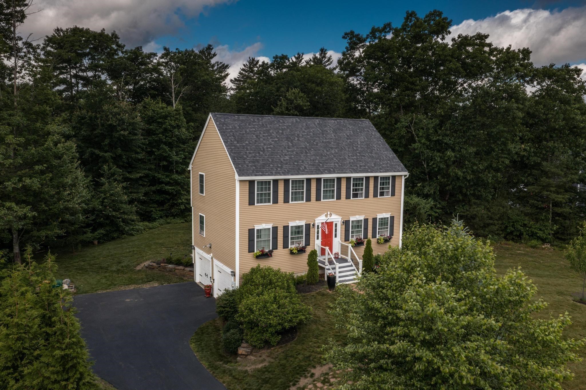 7 Collins Circle