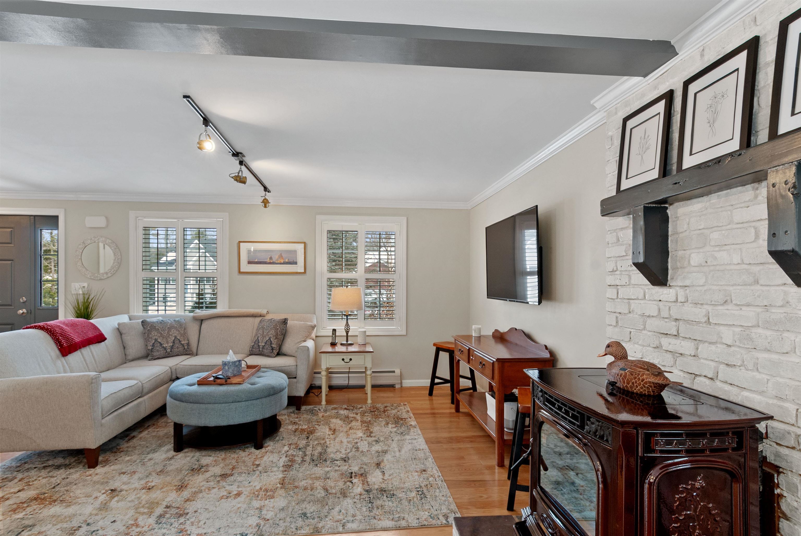 7 Collins Circle